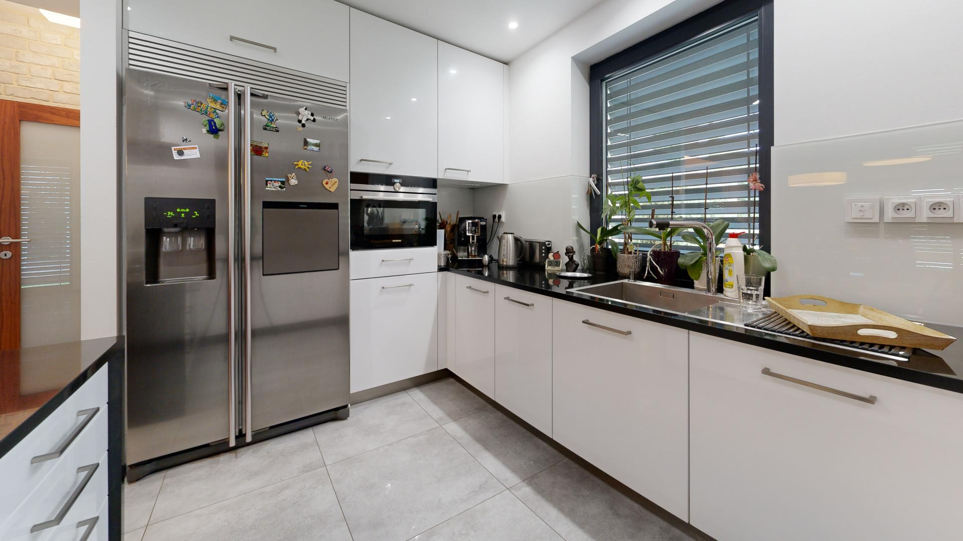 BÝVAJTE V NADŠTANDARTNOM DOME NA LUKRATÍVNOM MIESTE!