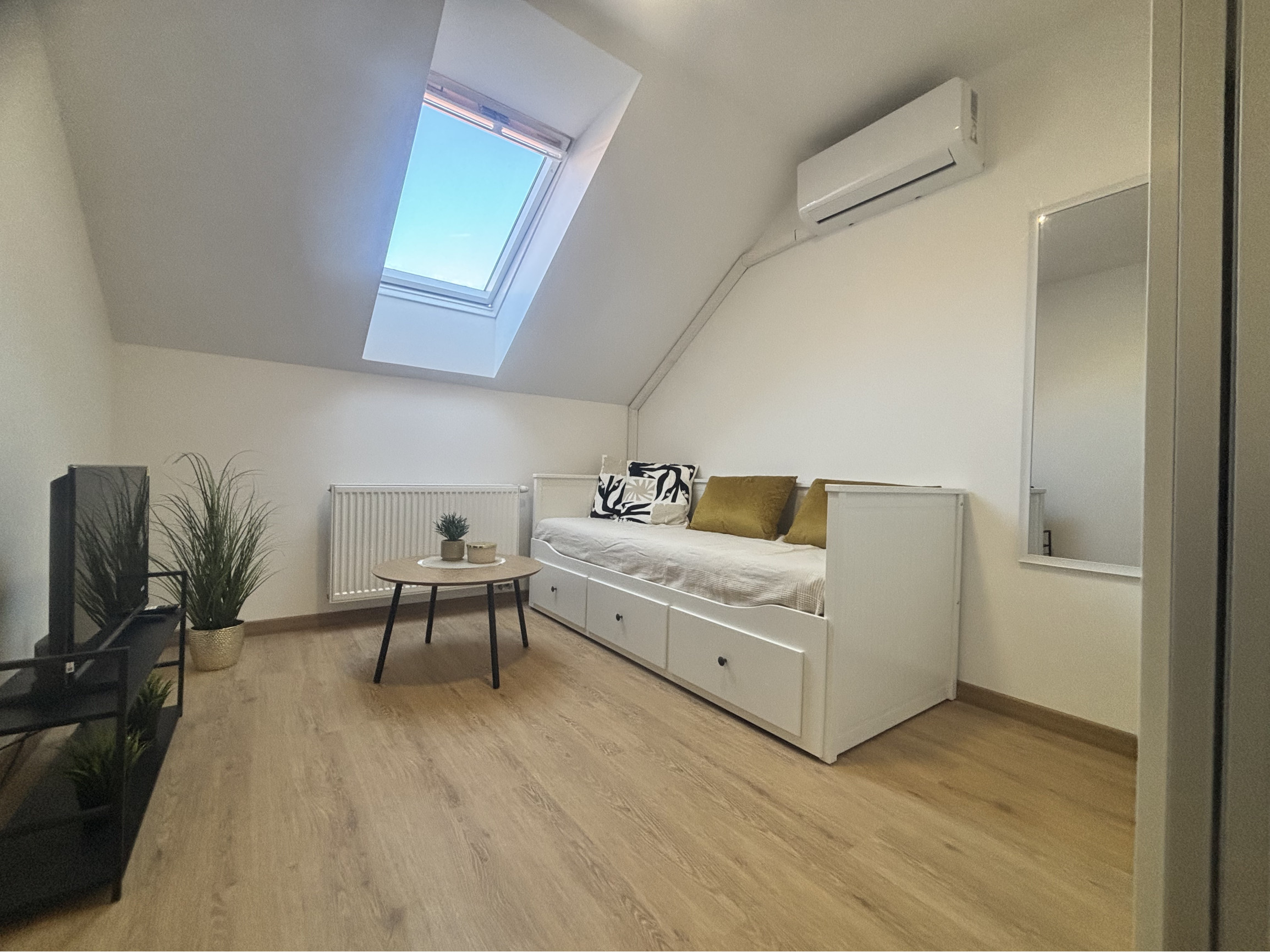 !!EXKLUZÍVNE!! 1 izbový byt na prenájom - Halenárska Trnava.