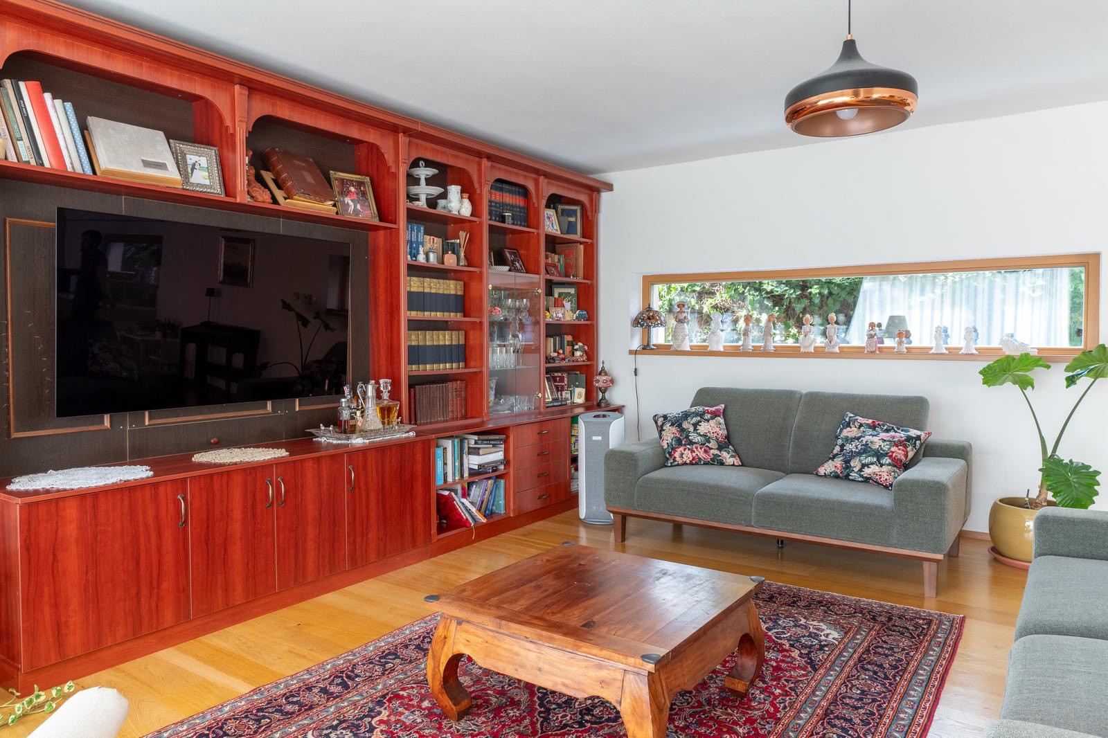 Na predaj priestranný 4-izbový rodinný dom v obci Tešedíkovo