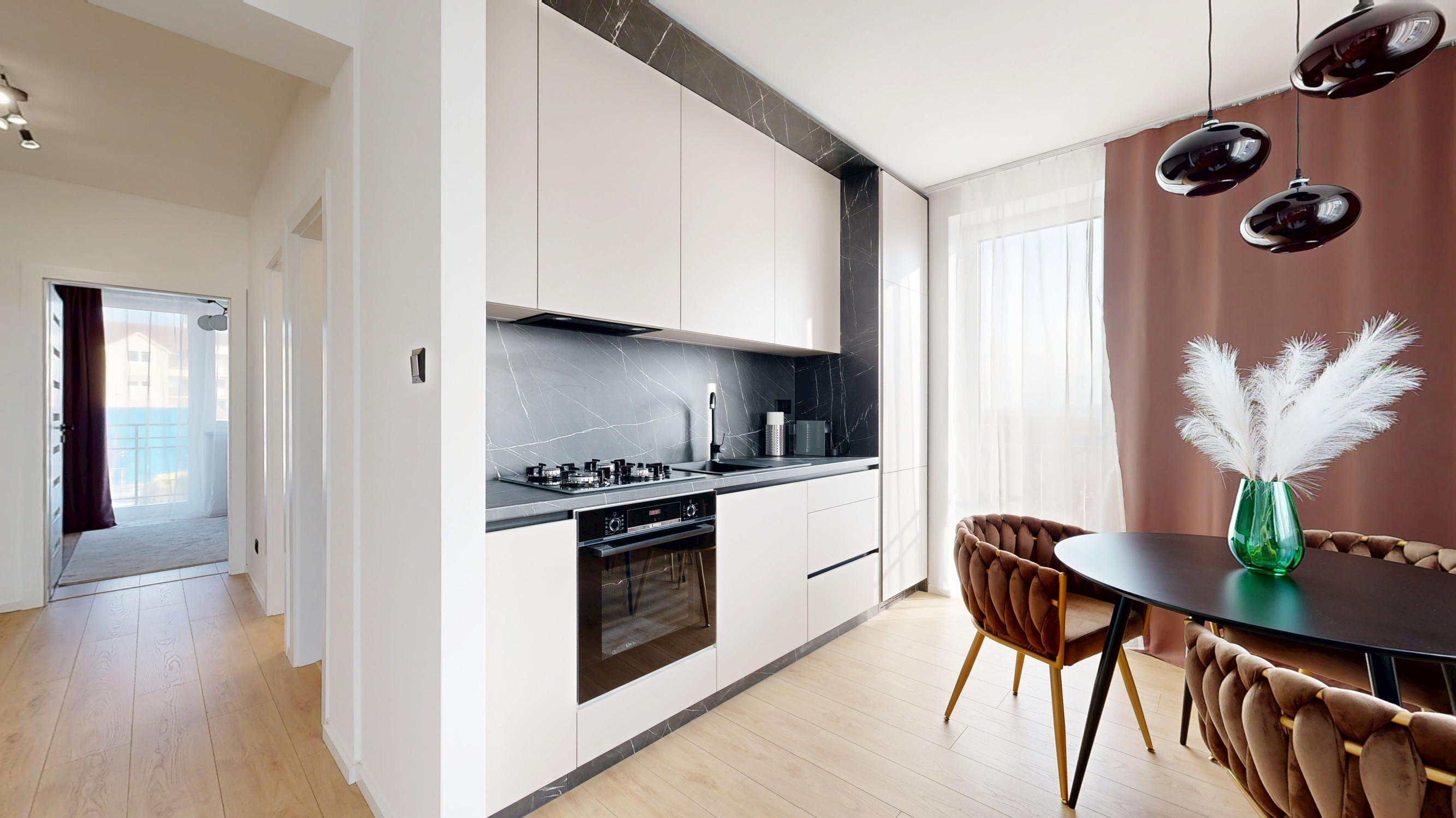 Štýlový 3-izbový byt so zariadením, loggiou a balkónom