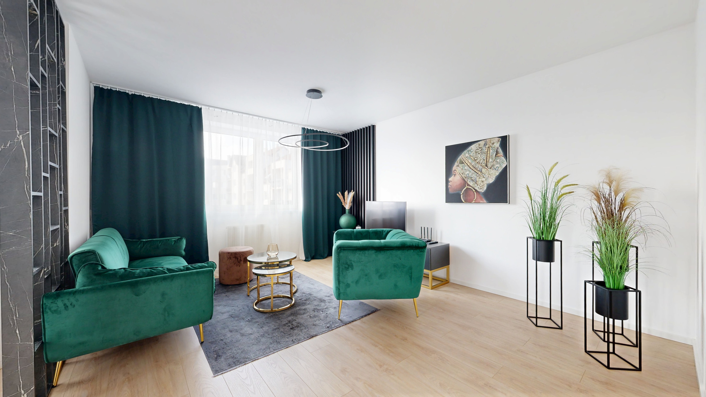 Štýlový 3-izbový byt so zariadením, loggiou a balkónom