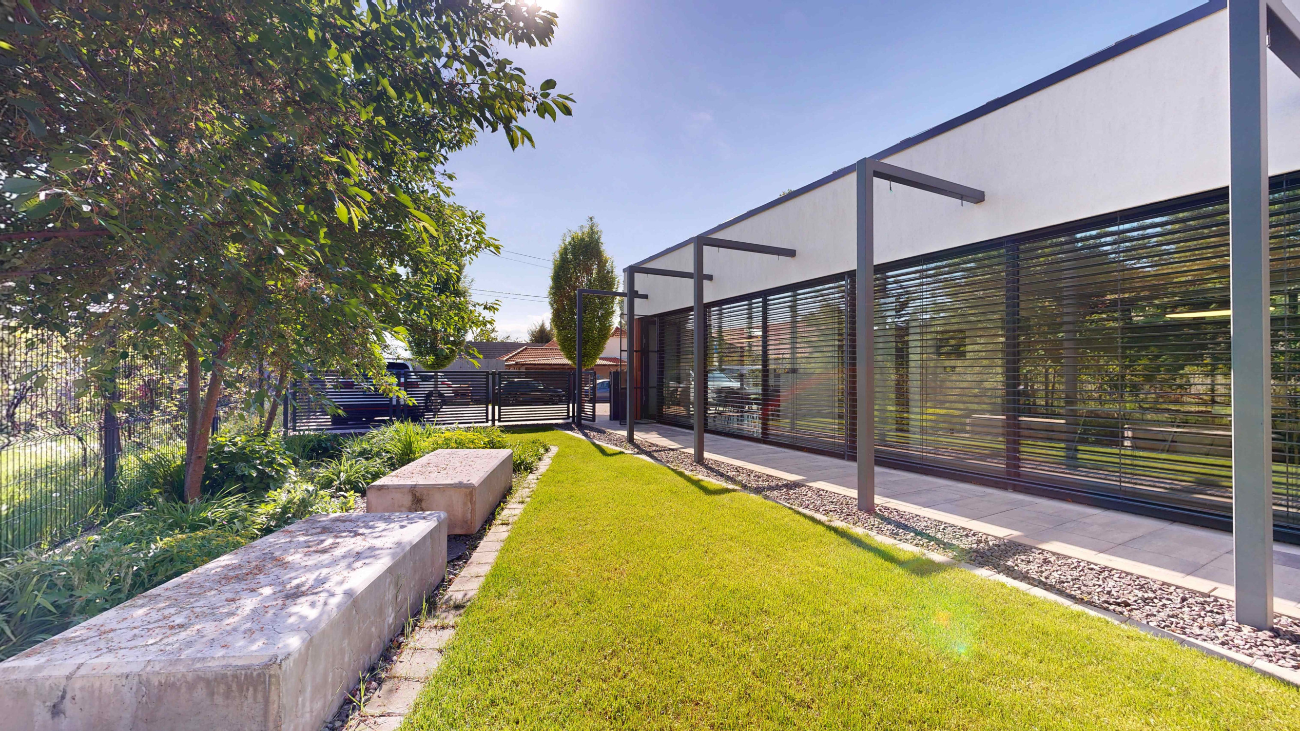 Na prenájom obchodno/kancelárske priestory v časti Oravné na okraji Trnavy.