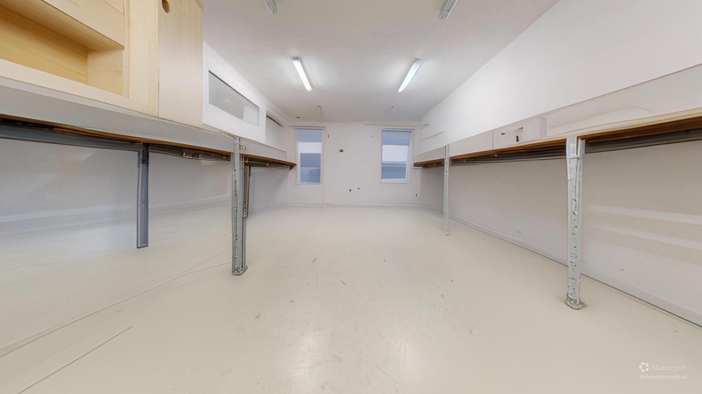 Na predaj: Multifunkčný komerčný objekt – Radošovce