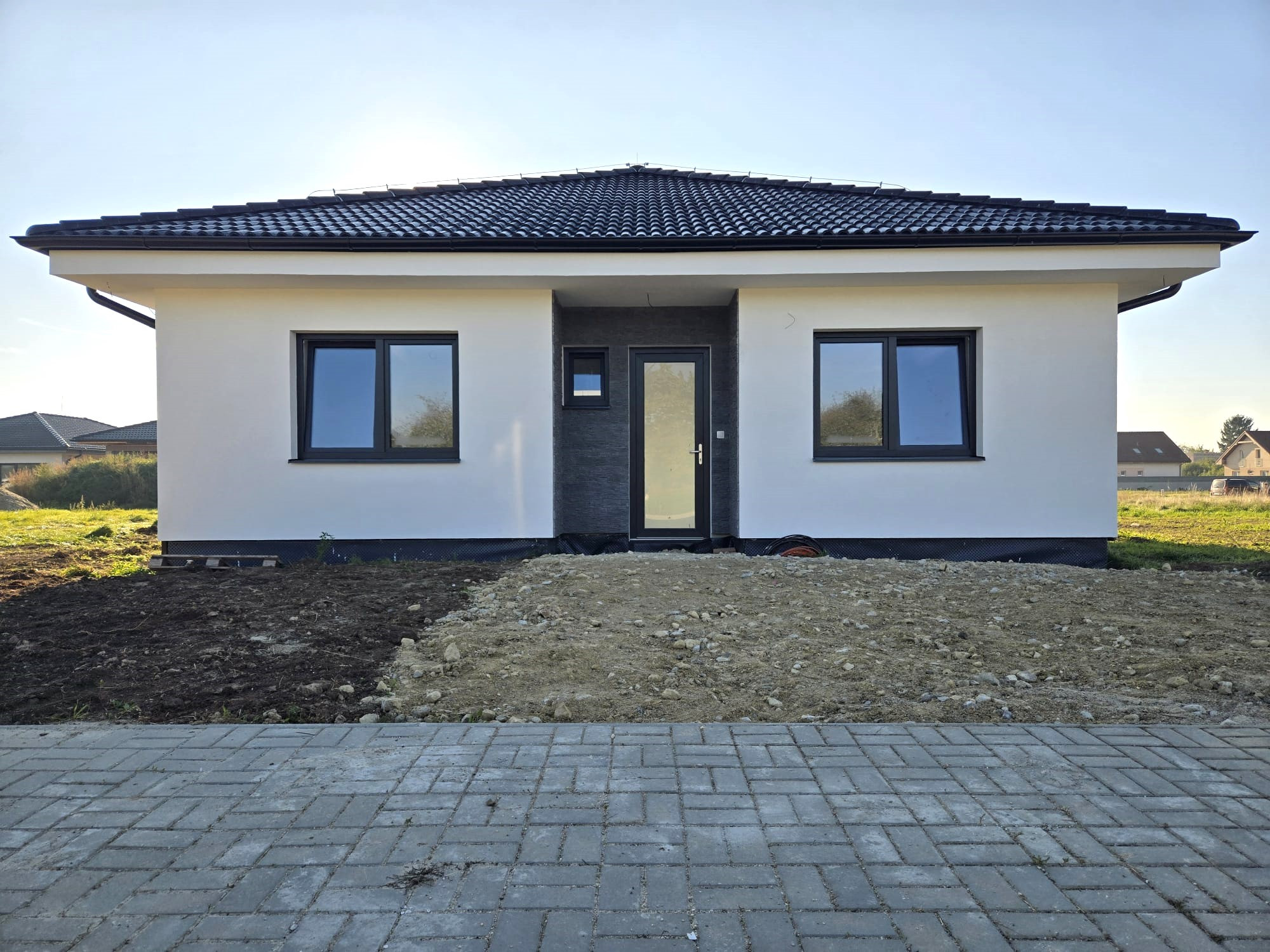 Novostavba 4-izbového bungalovu v novej lokalite – Slovenská Nová Ves