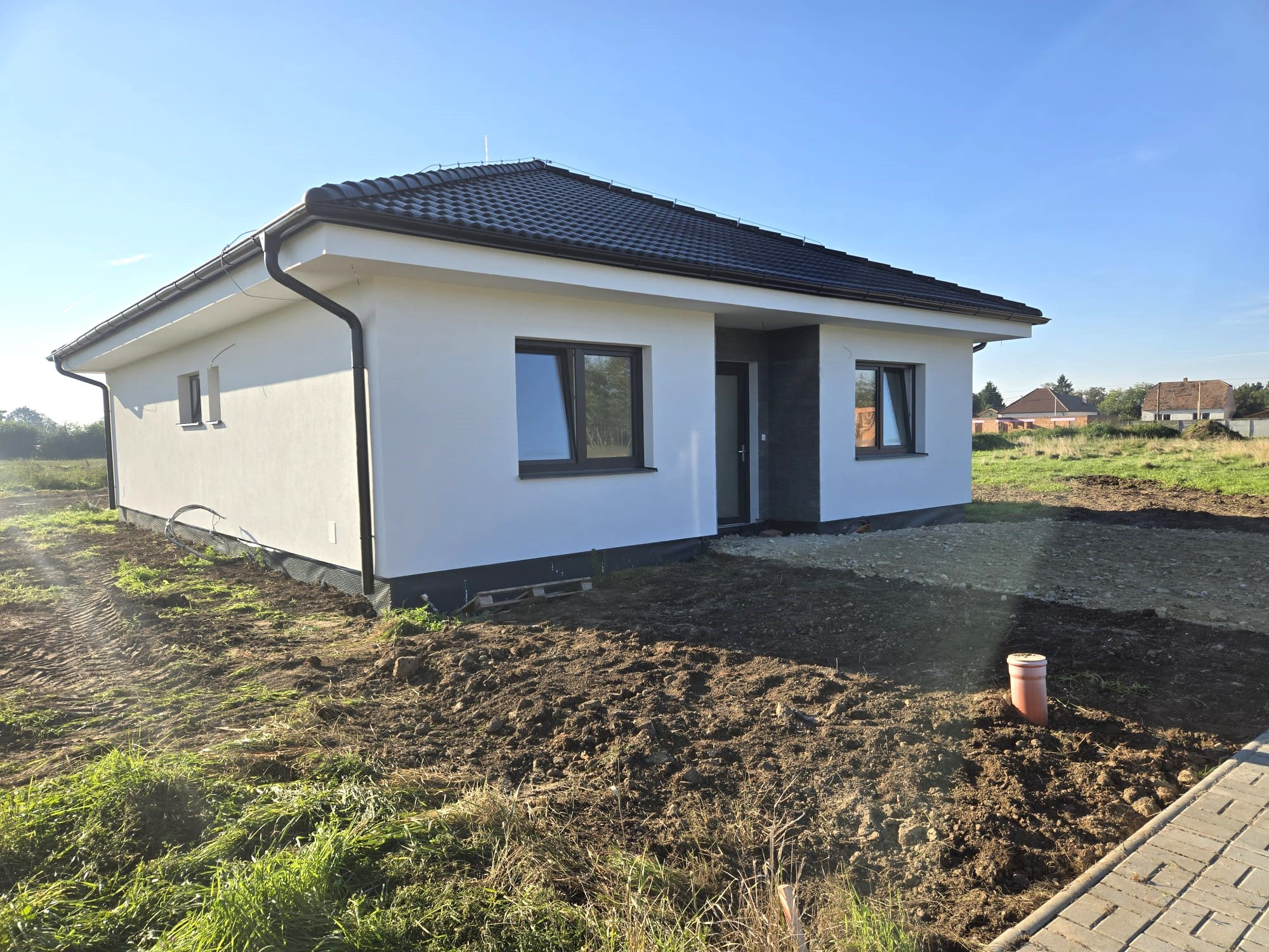 Novostavba 4-izbového bungalovu v novej lokalite – Slovenská Nová Ves