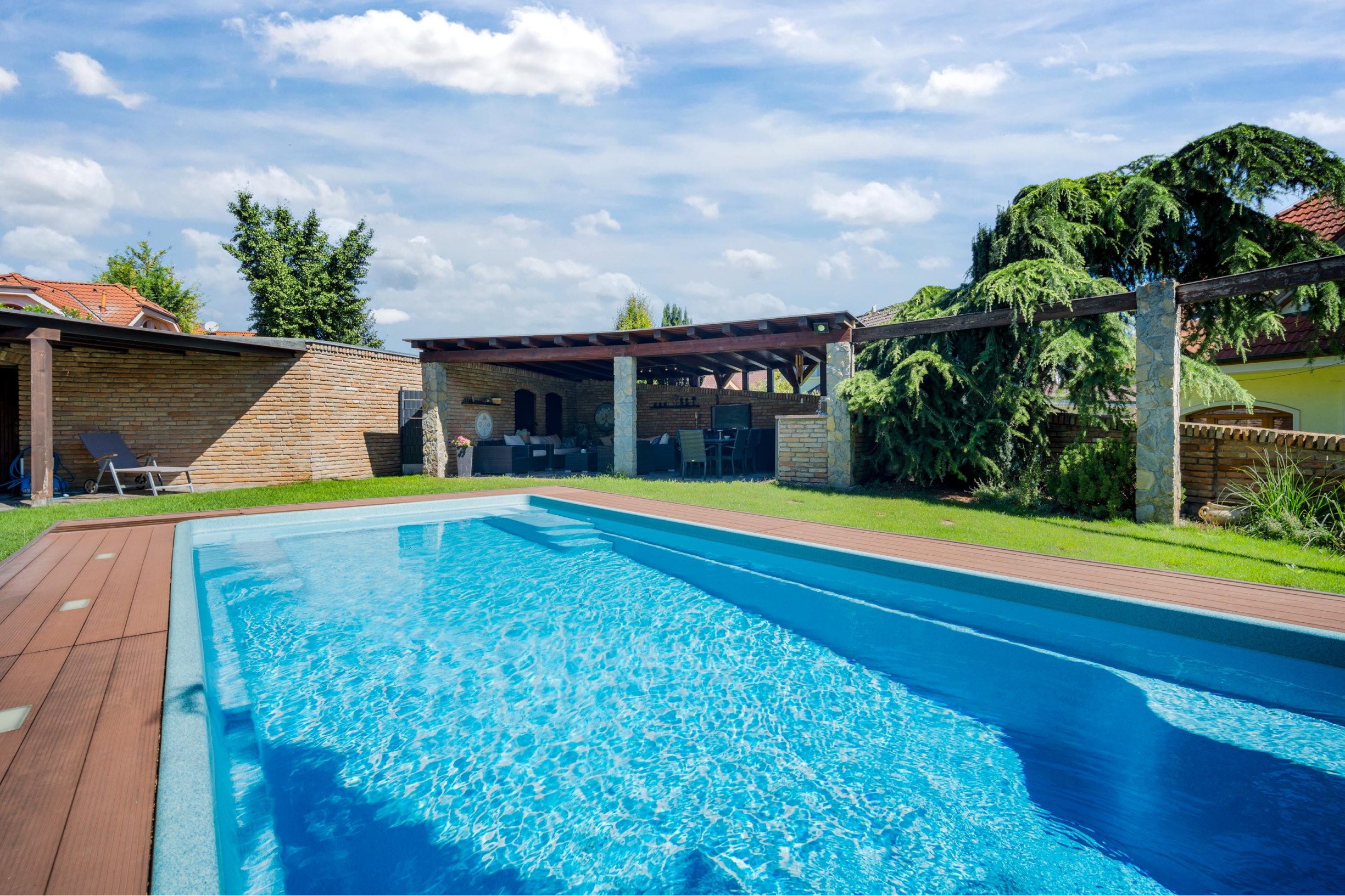 NOVÁ CENA! 2podlažný 6izb. rod.dom  s dvoj garážou    na Kozáckej ul.