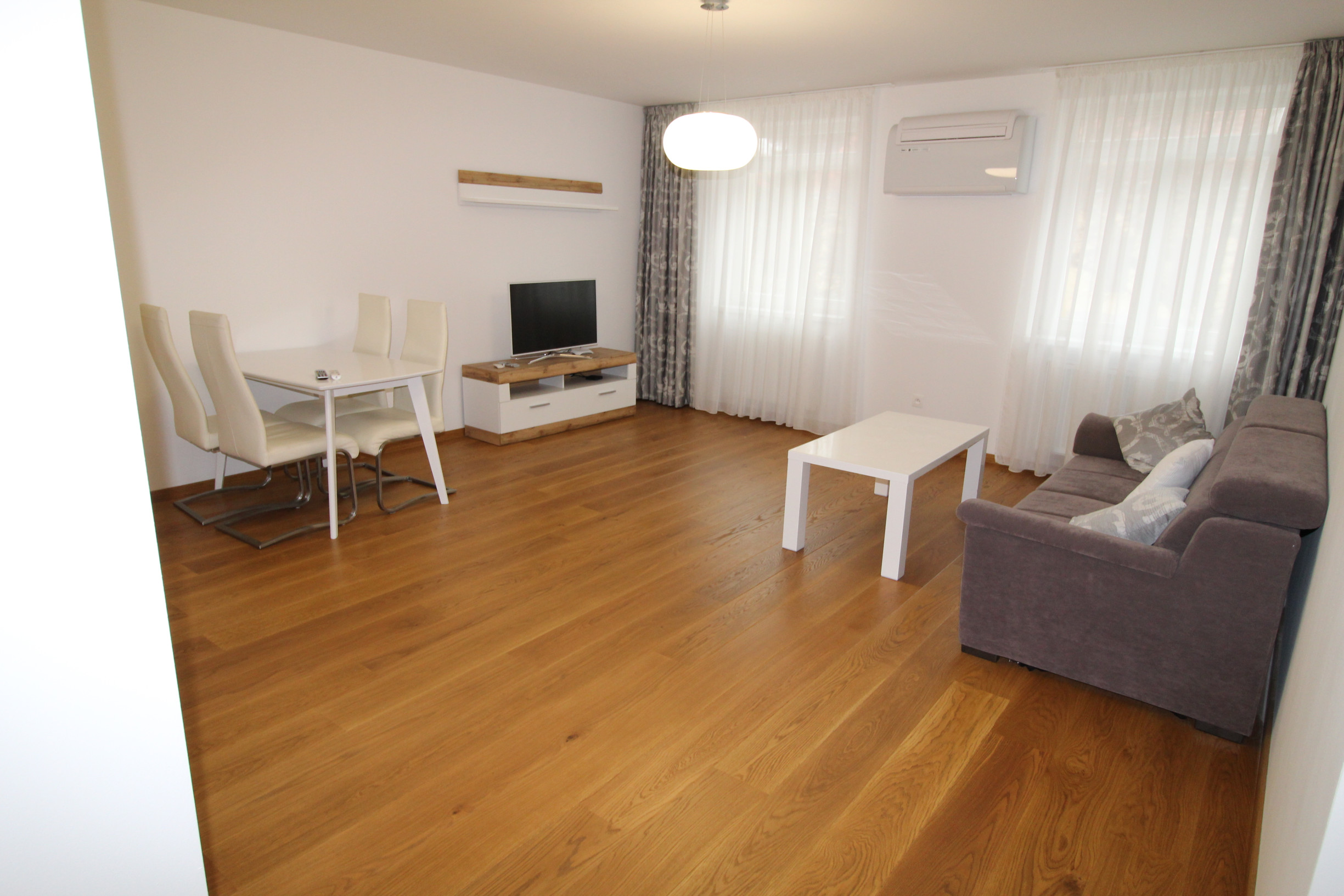 ***Krásny 2izb.byt s XLgaraž.státim v historickom centre Trnavy***