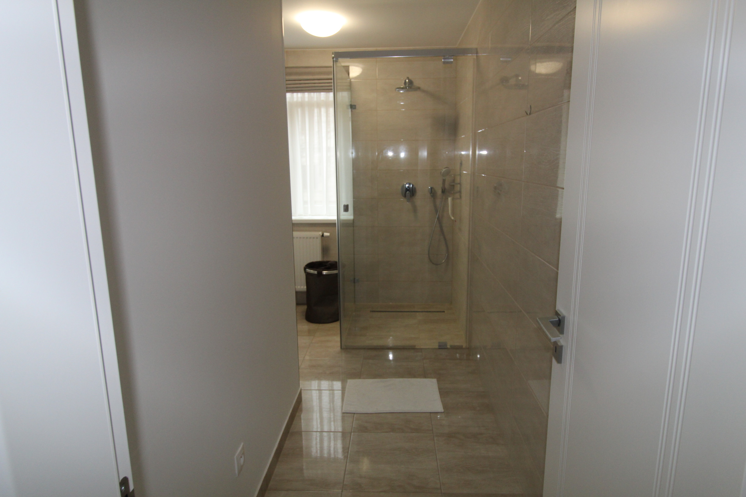 ***Krásny 2izb.byt s XLgaraž.státim v historickom centre Trnavy***