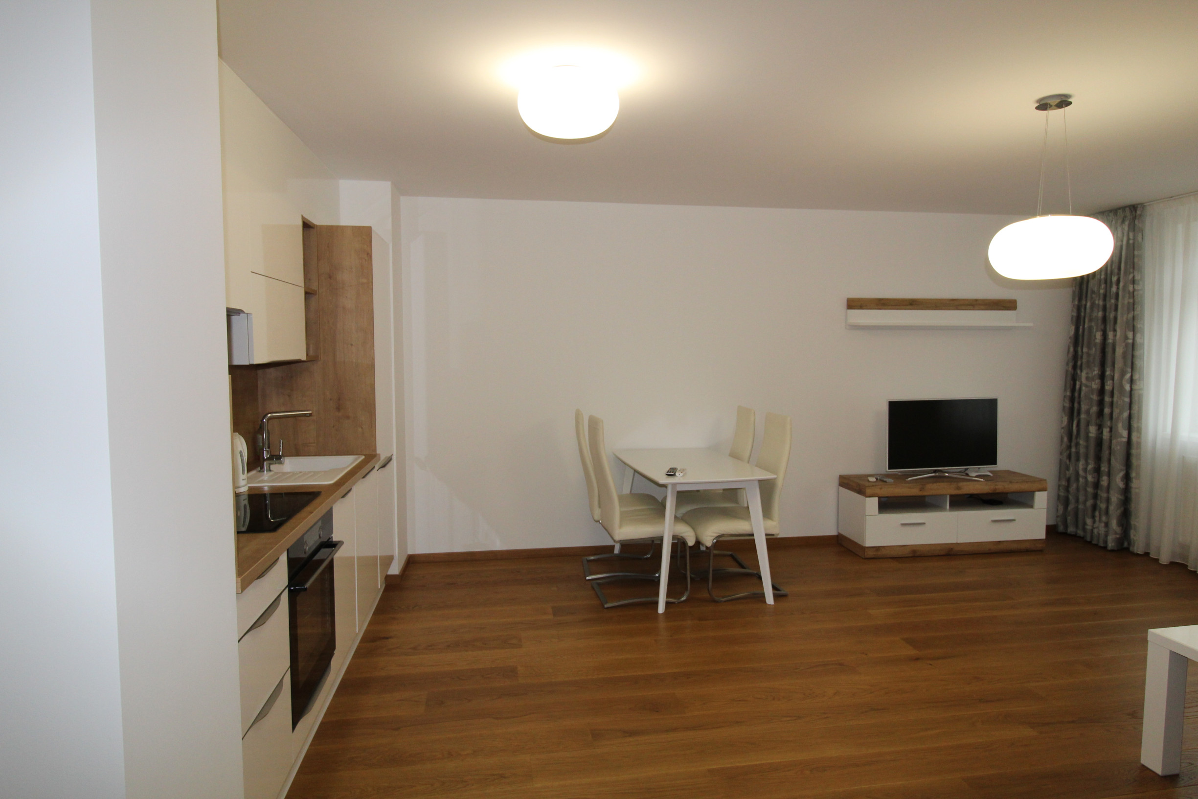 ***Krásny 2izb.byt s XLgaraž.státim v historickom centre Trnavy***