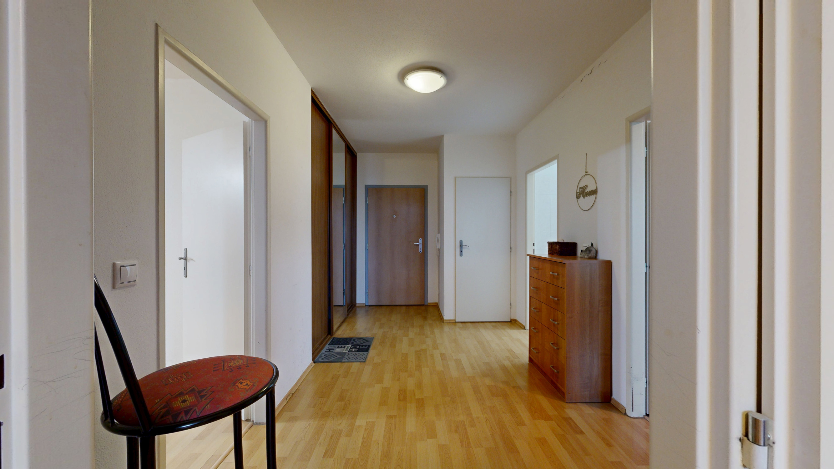 Na prenájom: Priestranný 3-izbový byt s balkónom, 99 m²