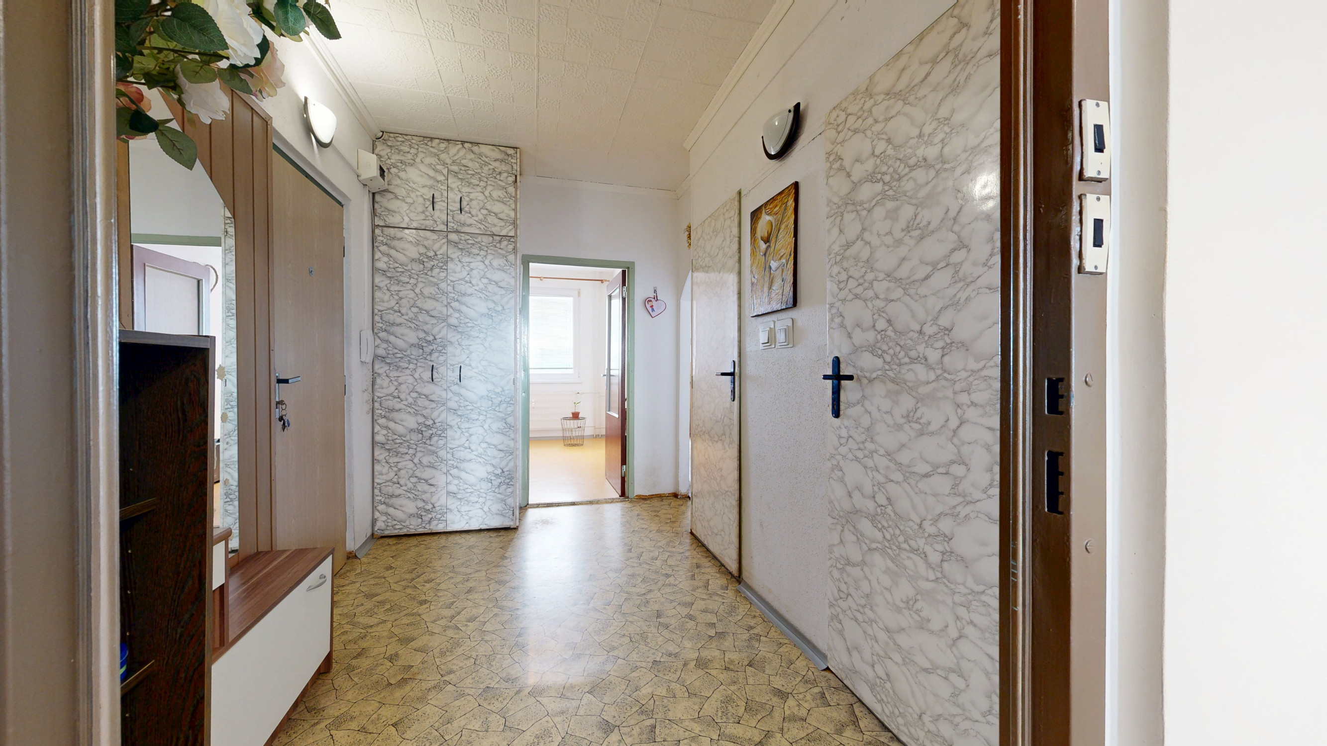 REZERVOVANÉ!Na predaj:3izb. byt-ideálny na rekonštrukciu podľa vlastných predstáv