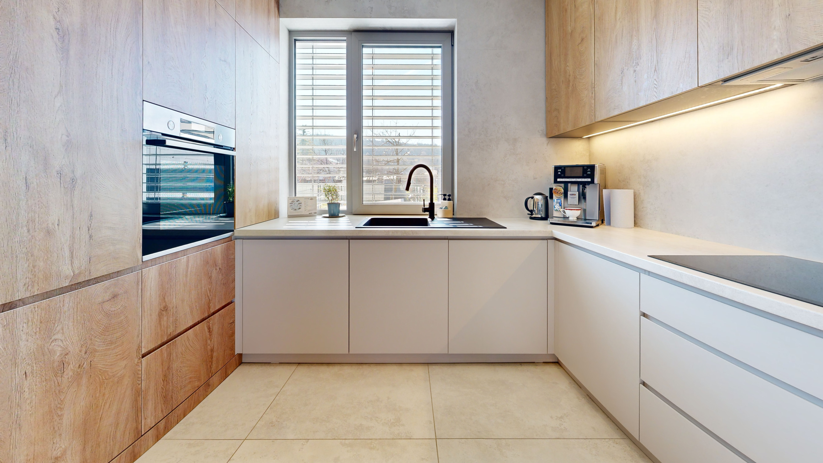 Moderný 4-izbový bungalov s fotovoltikou, garážou a minimálnymi nákladmi – Modrovka