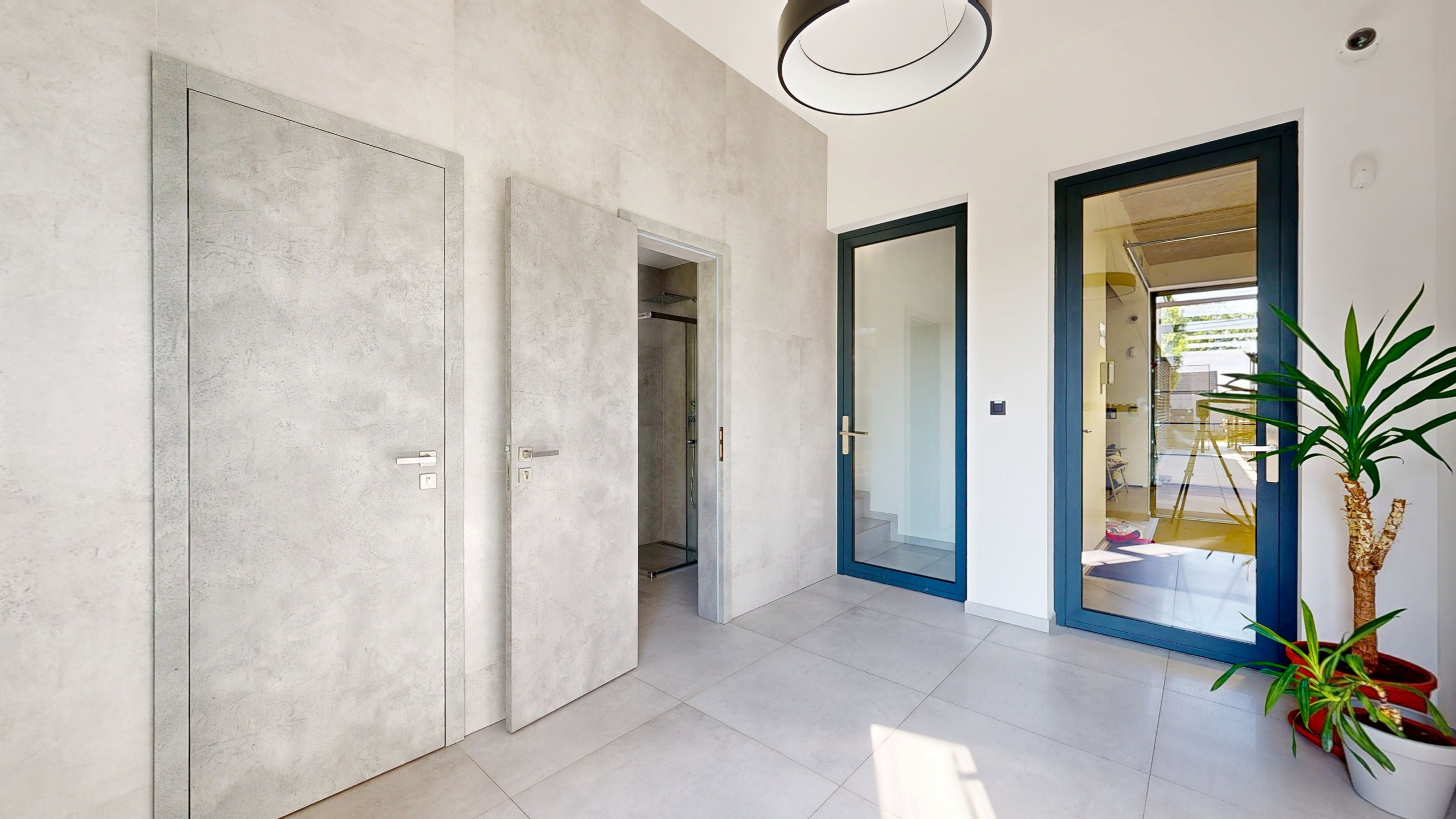 Na prenájom obchodno/kancelárske priestory v časti Oravné na okraji Trnavy.