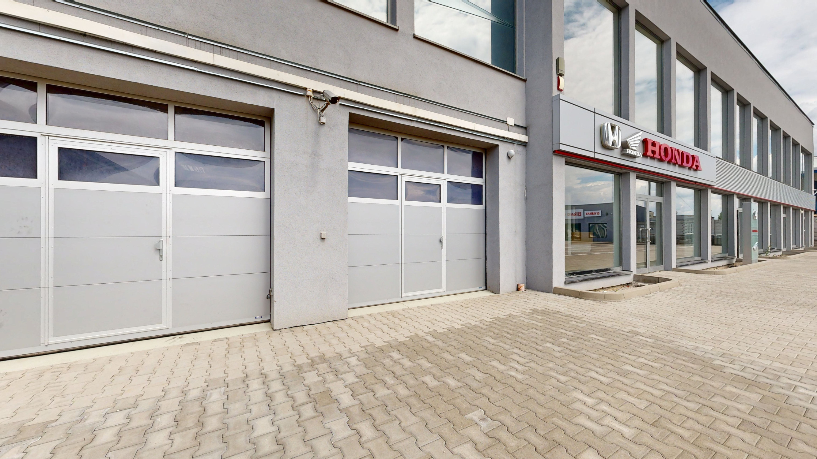 🏢 Na prenájom multifunkčné priestory – Trnava Nitrianska ul., prízemie + poschodie, 2 100 m²