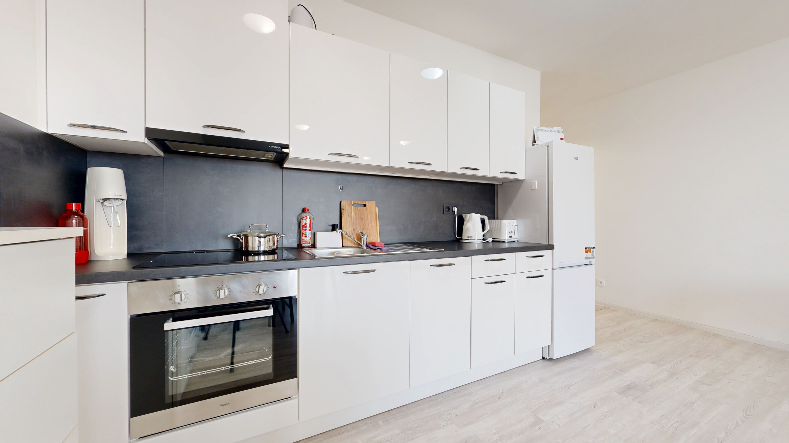 Na predaj: priestranný 3izb byt s balkónom–Mikovíniho ulica