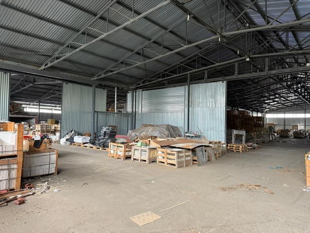 PREDAJ | Rozsiahla hala s veľkým pozemkom – Trnava, Skladová ulica