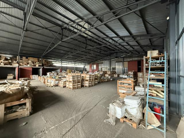 PREDAJ | Rozsiahla hala s veľkým pozemkom – Trnava, Skladová ulica