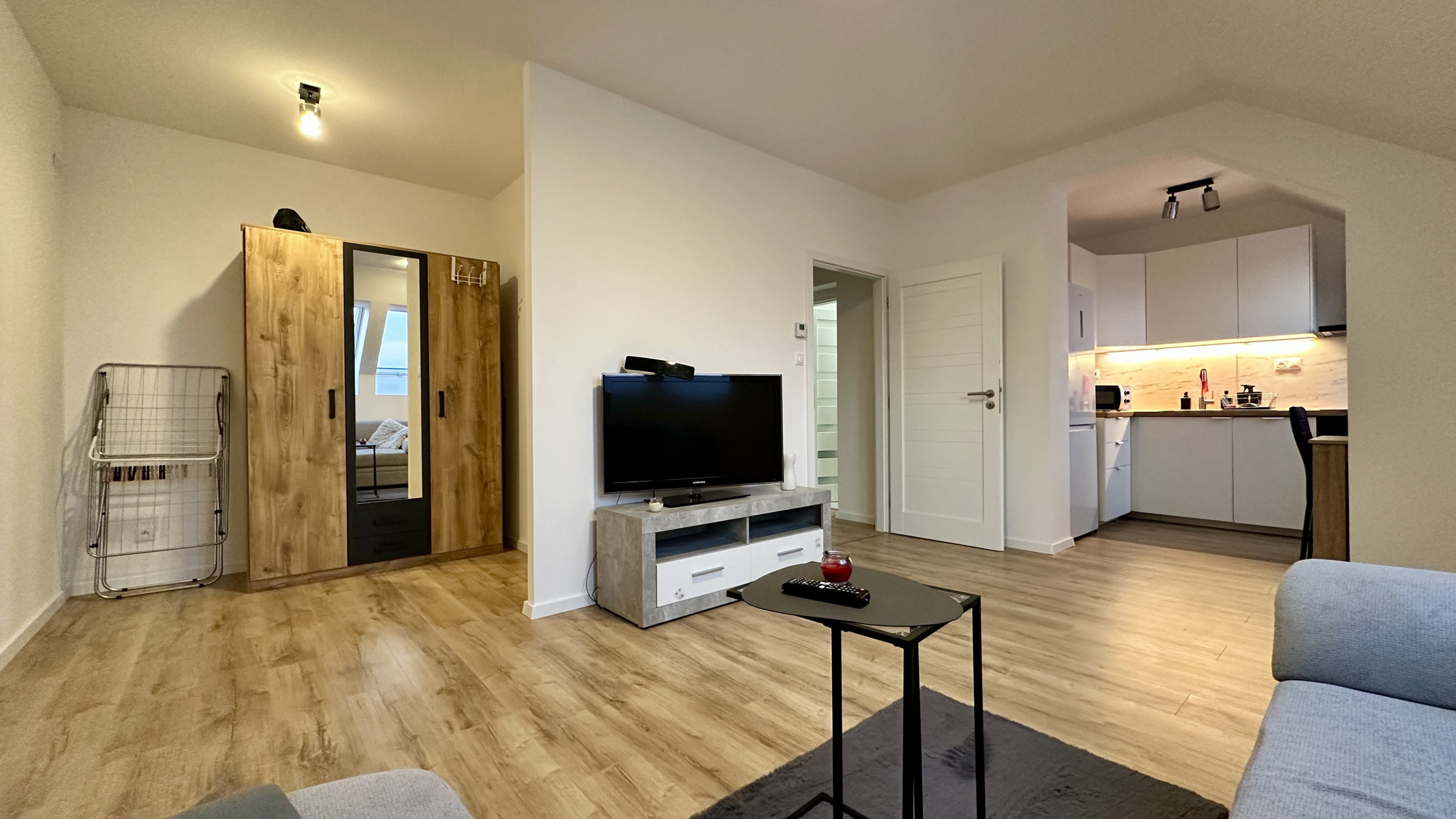 PRENÁJOM zariadený 1-izbový byt s parkovacím miestom