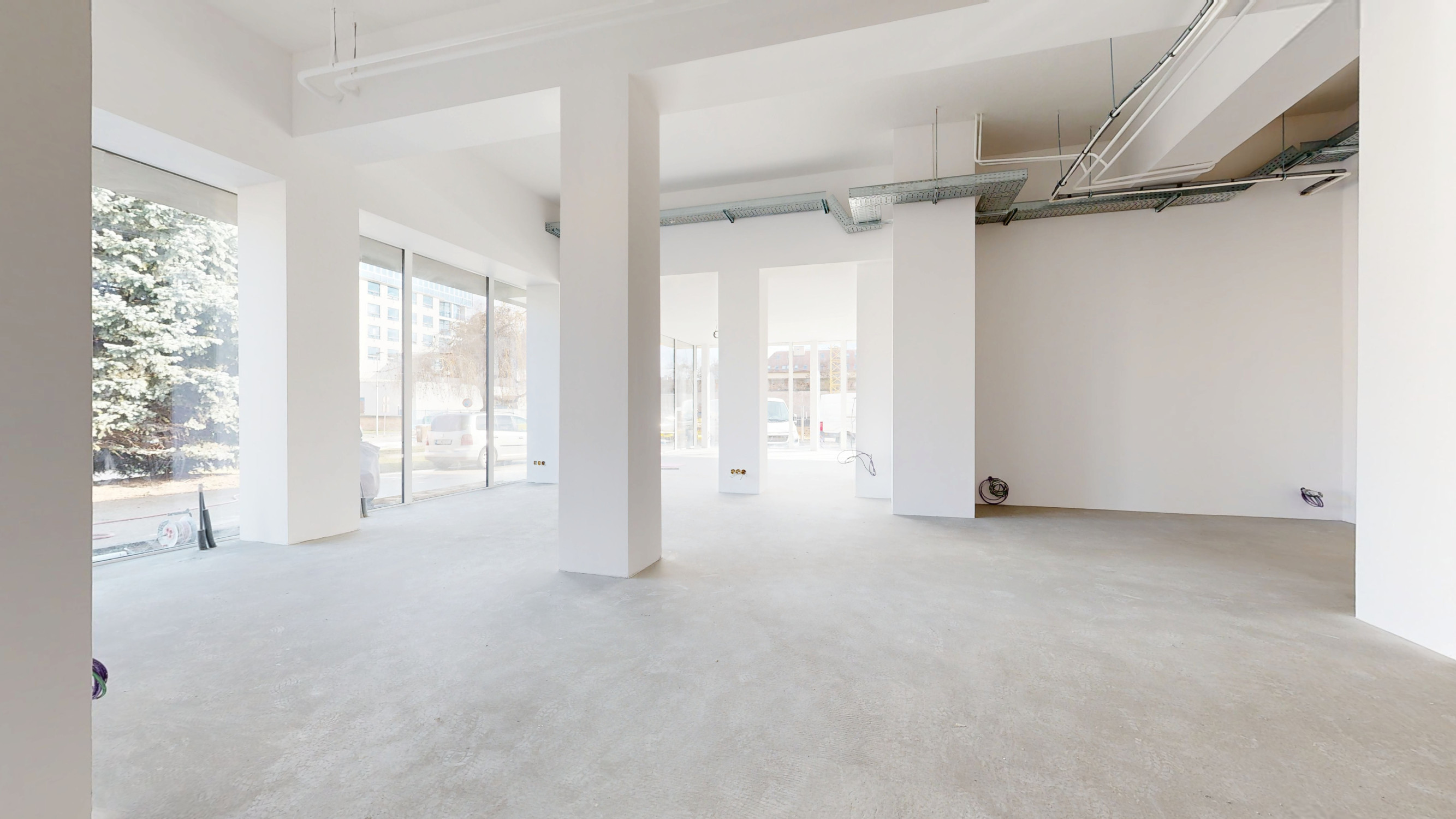 Na prenájom-reprezentatívny obch.priestor v centre Trnavy(Orolská ulica)