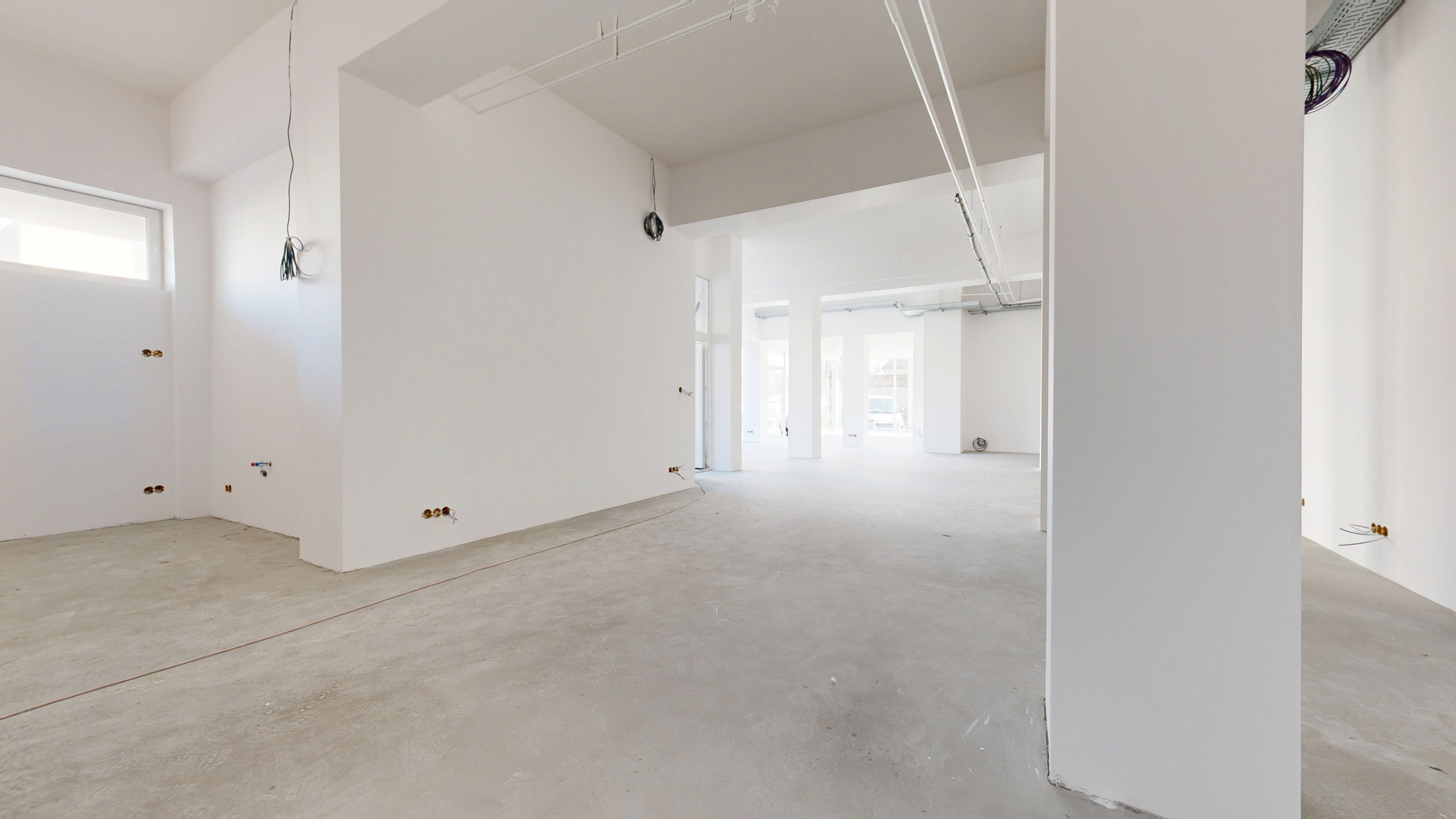 Na predaj–reprezentatívny obch. priestor v centre Trnavy(Orolská ulica)