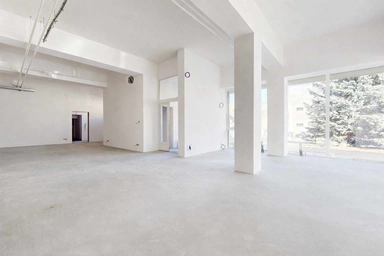 Na prenájom-reprezentatívny obch.priestor v centre Trnavy(Orolská ulica)