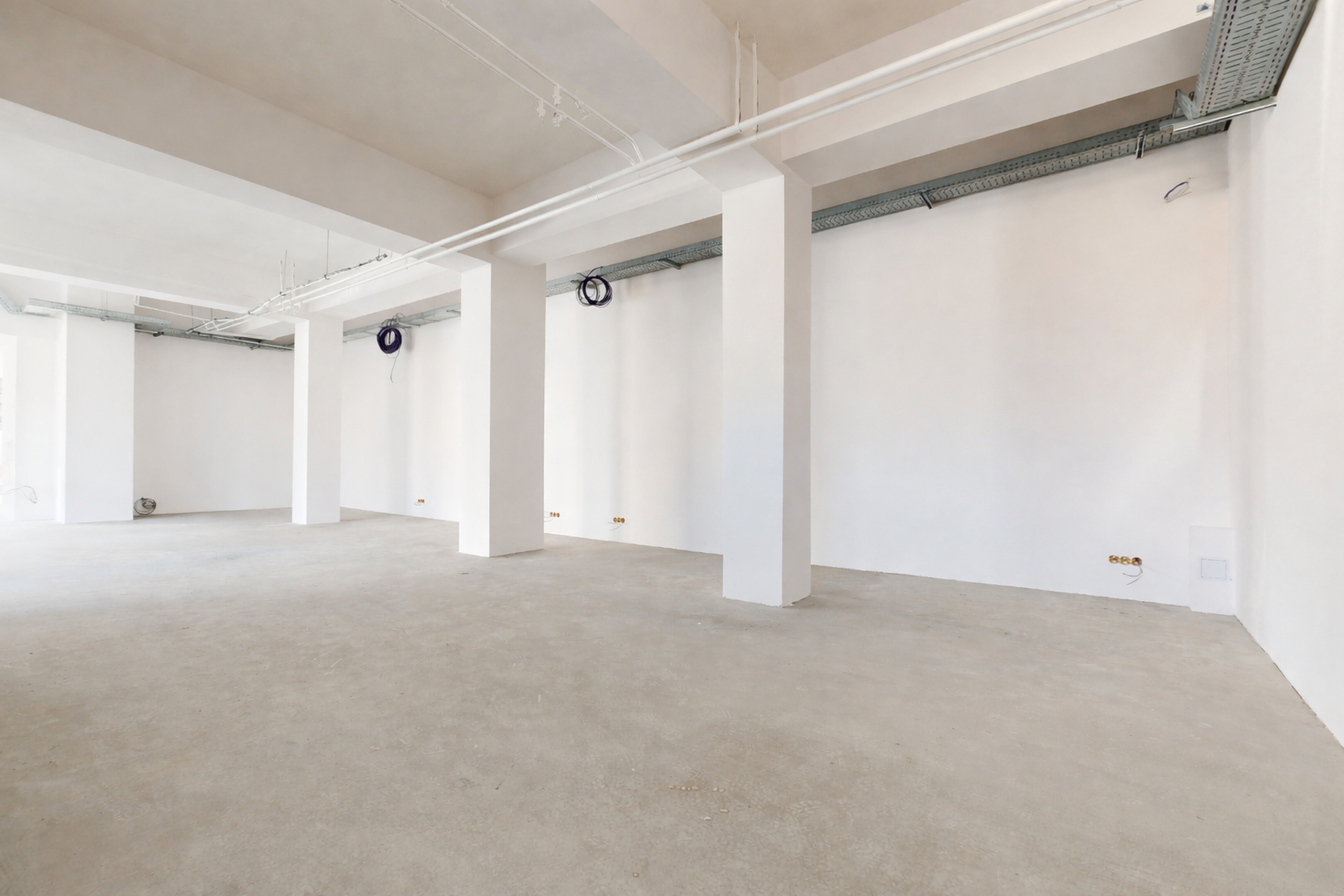 Na prenájom-reprezentatívny obch.priestor v centre Trnavy(Orolská ulica)