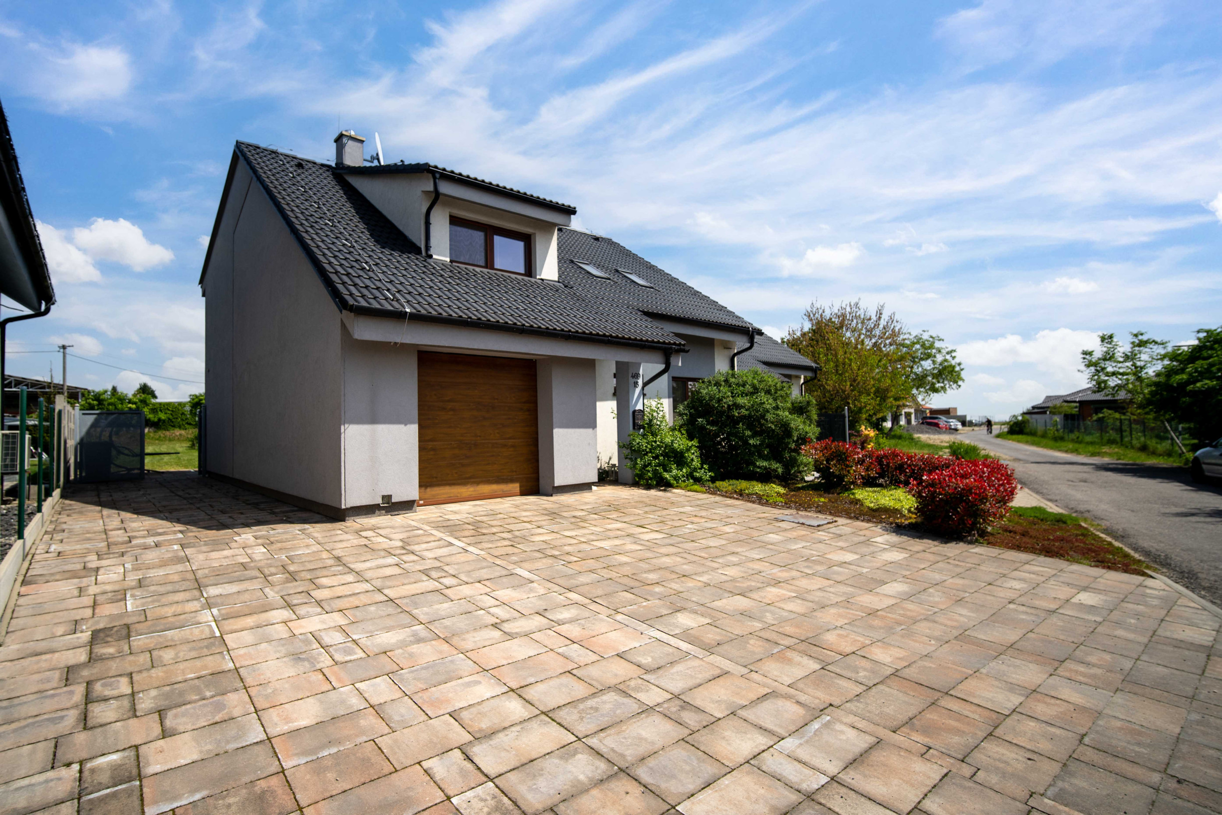 MODERNÝ 4-IZB RODINNÝ DOM S GARÁŽOU-BOHDANOVCE NAD TRNAVOU