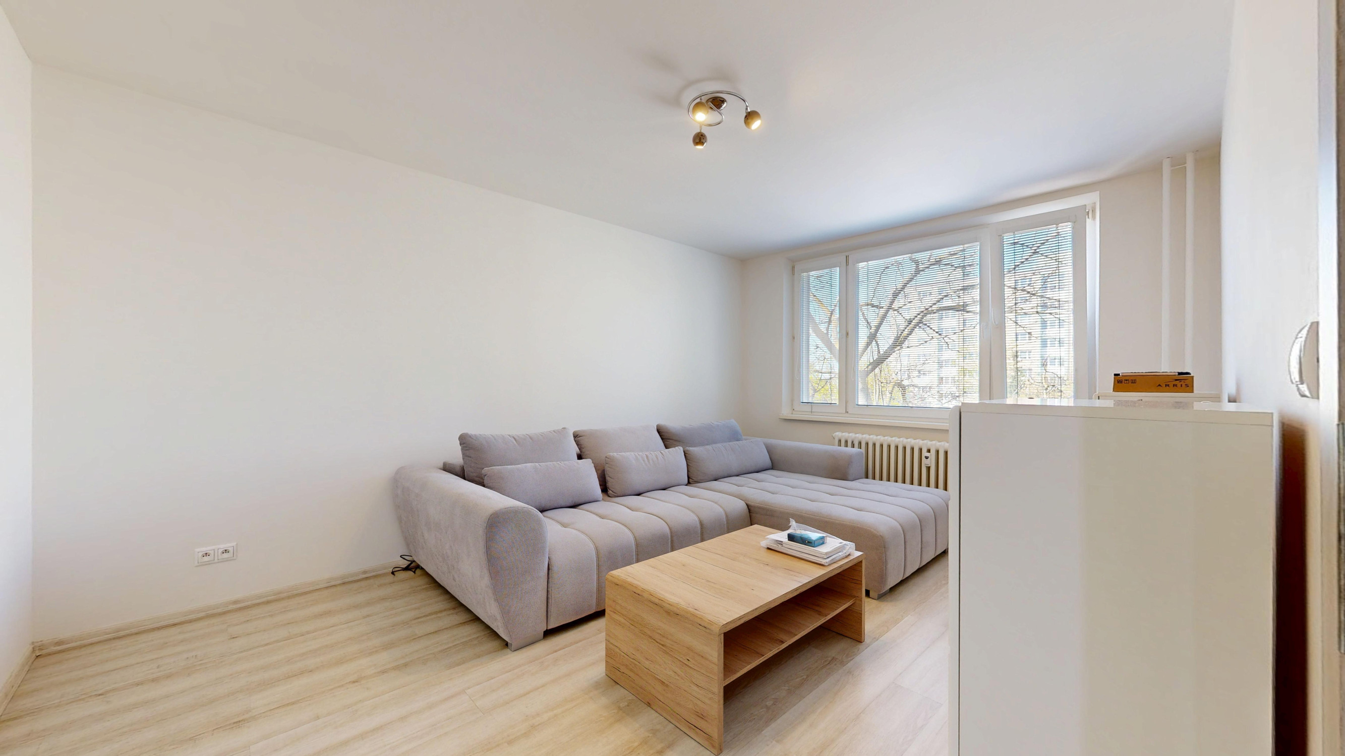 NA PREDAJ 3 IZBOVÝ ZREKONŠTRUOVANÝ BYT - TRNAVA.