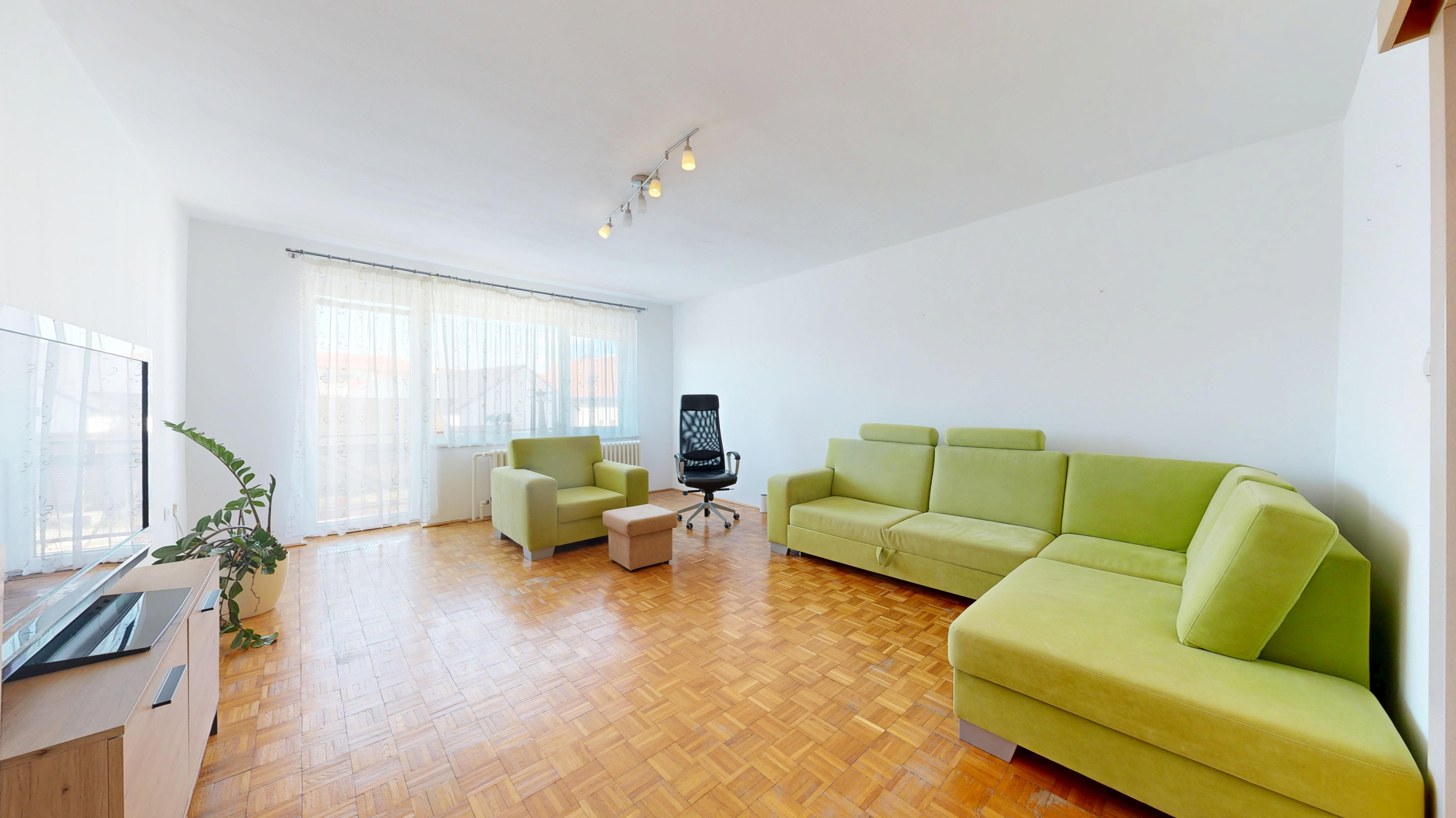 Na predaj priestranný rodinný dom s veľkorysým pozemkom