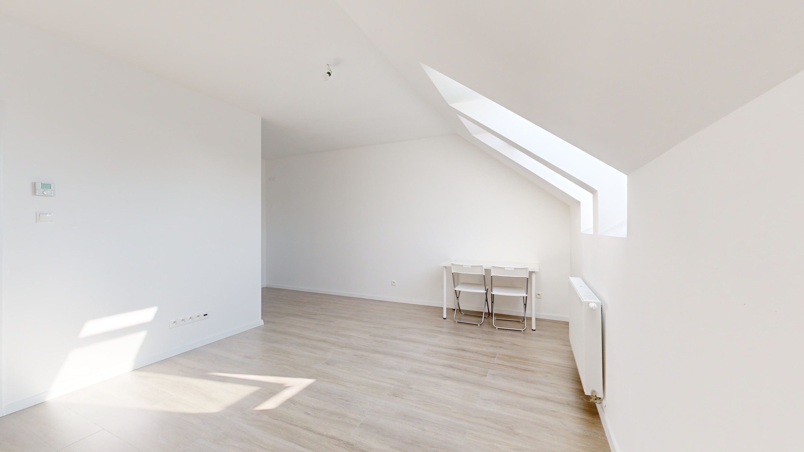 PRENÁJOM / 1-izbový byt so spacím kútom a parkovacím miestom