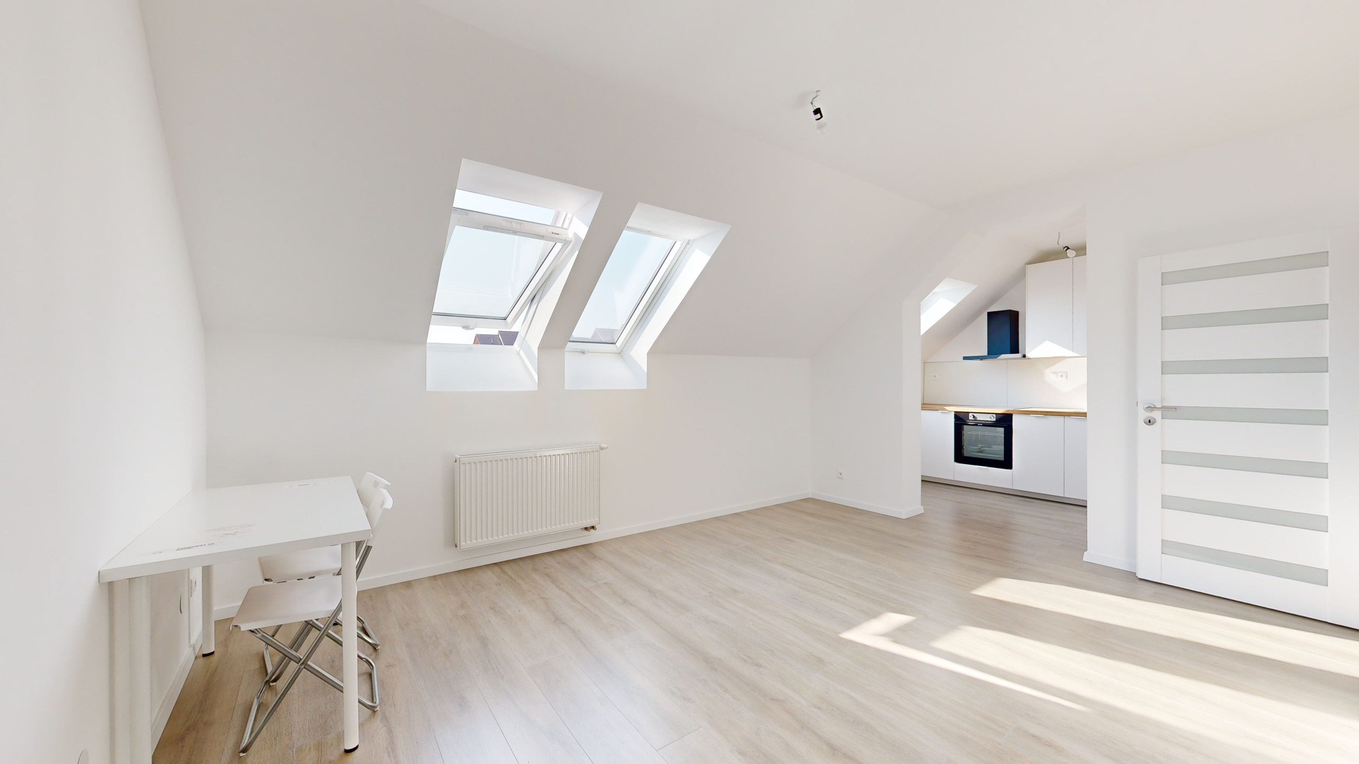 PRENÁJOM / 1-izbový byt so spacím kútom a parkovacím miestom