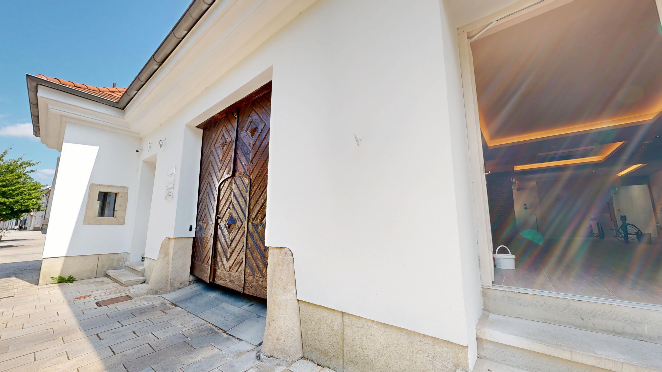 Obchodný priestor s historickou pivnicou v centre Trnavy – po rekonštrukcii, s jedinečnou atmosférou