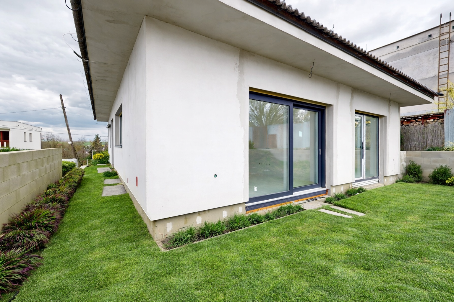 Na predaj samostatne stojaci 4-izbový rodinný dom v obci Suchá nad Parnou