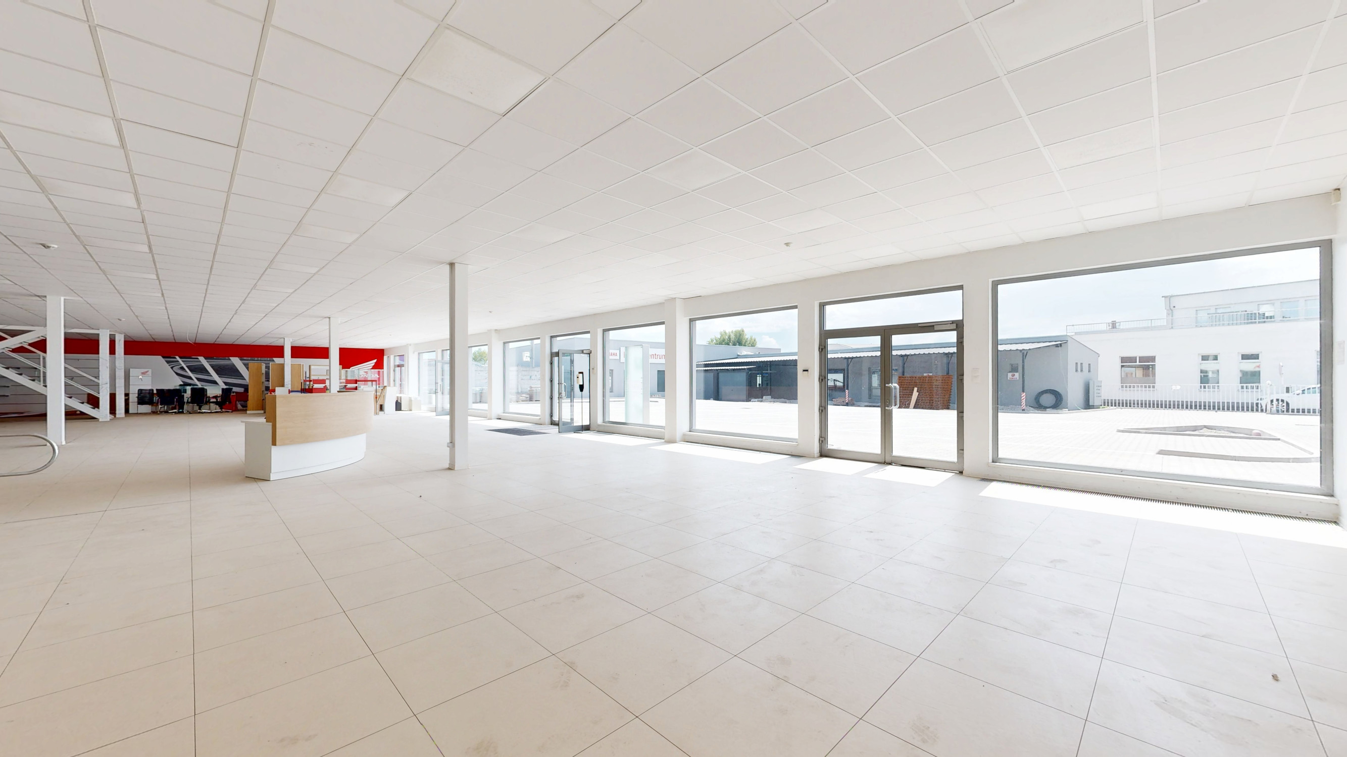 🏢 Na prenájom multifunkčné priestory – Trnava Nitrianska ul., prízemie + poschodie, 2 100 m²