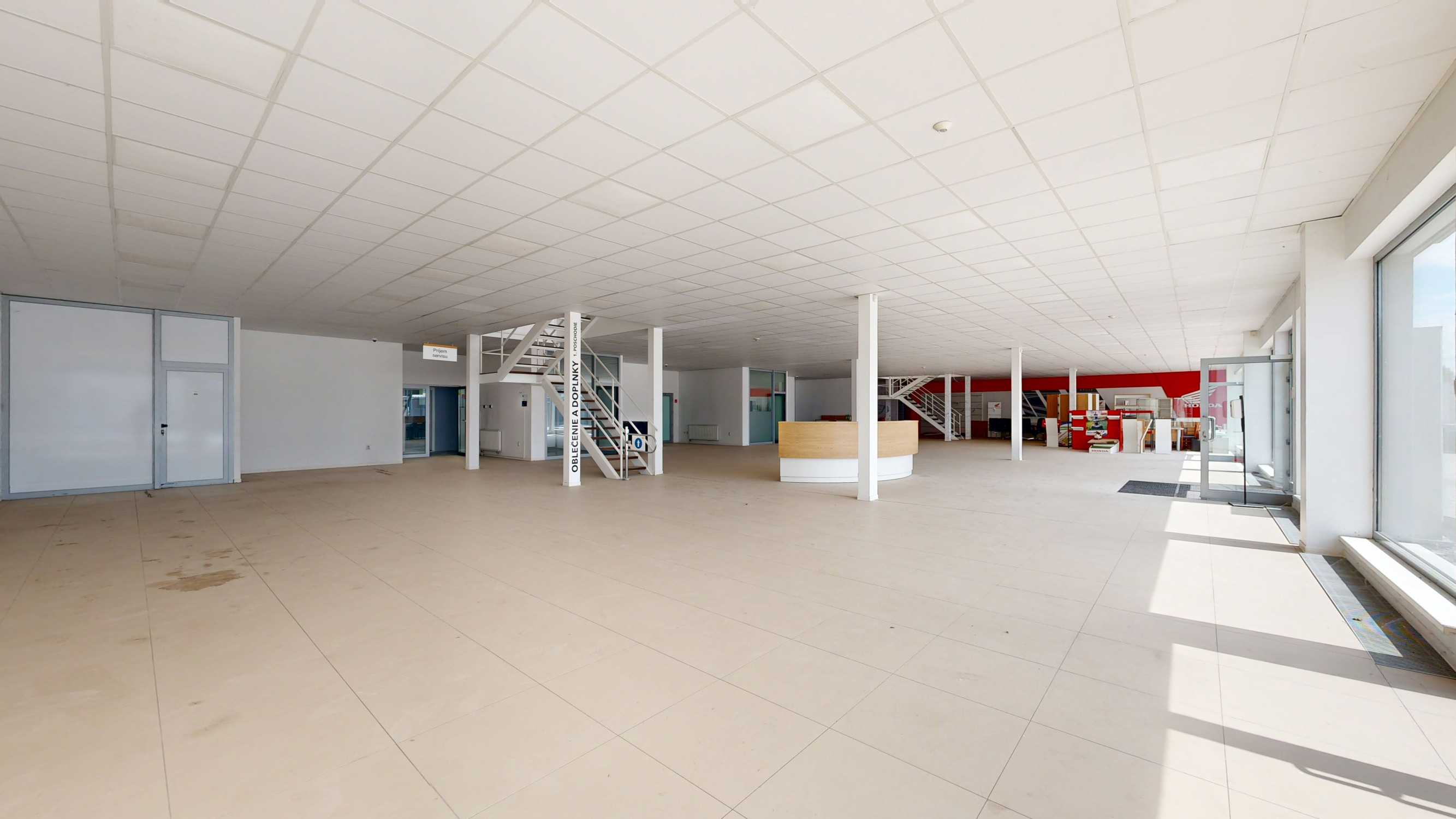 🏢 Na prenájom multifunkčné priestory – Trnava Nitrianska ul., prízemie + poschodie, 2 100 m²