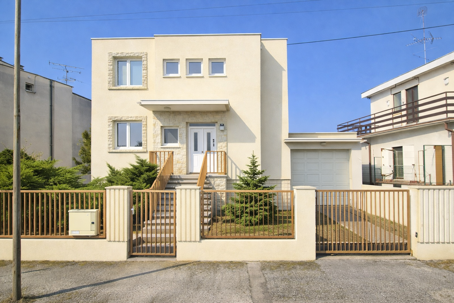 NA PREDAJ!!! 5 izb. RD Kráľová pri Senci