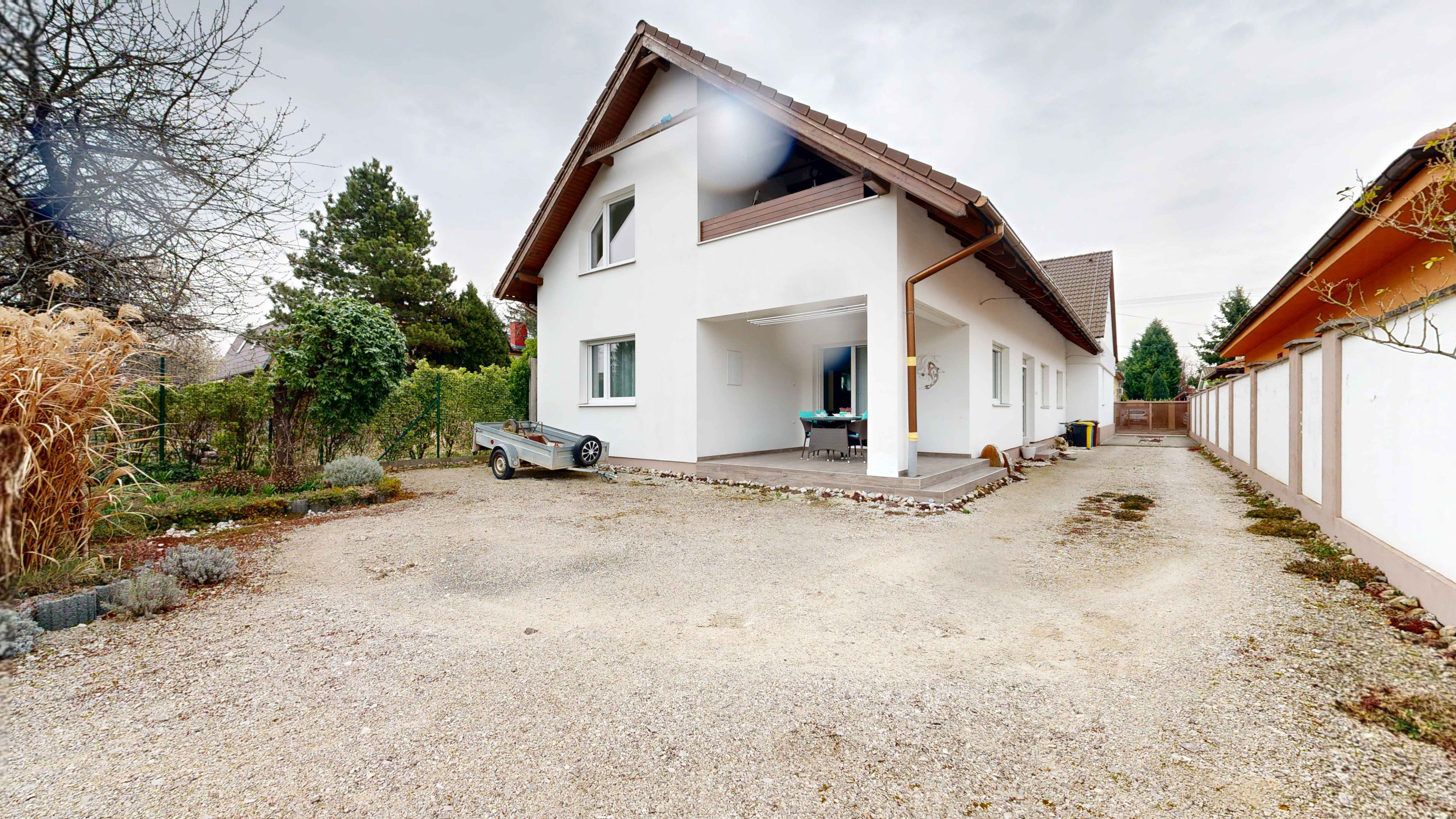 PREDAJ | Veľkorysý rodinný dom v Trnave s 3 bytovými jednotkami – bývanie aj investícia