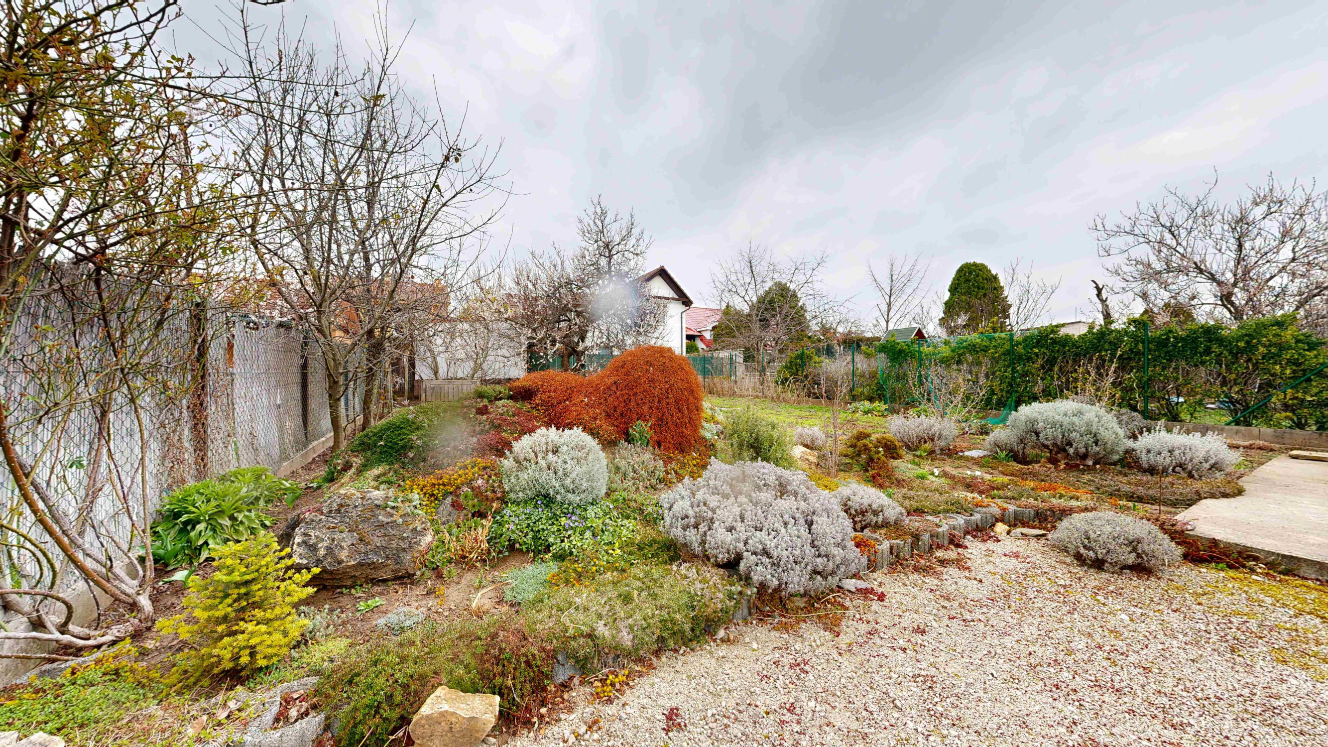 PREDAJ | Veľkorysý rodinný dom v Trnave s 3 bytovými jednotkami – bývanie aj investícia