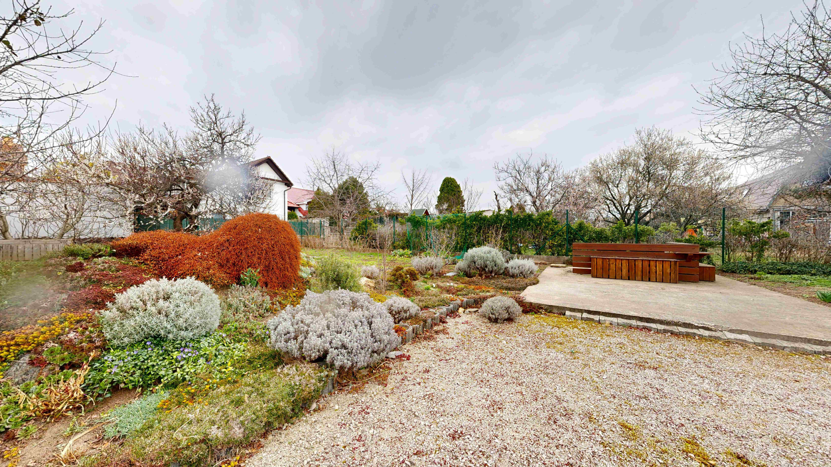 PREDAJ | Veľkorysý rodinný dom v Trnave s 3 bytovými jednotkami – bývanie aj investícia