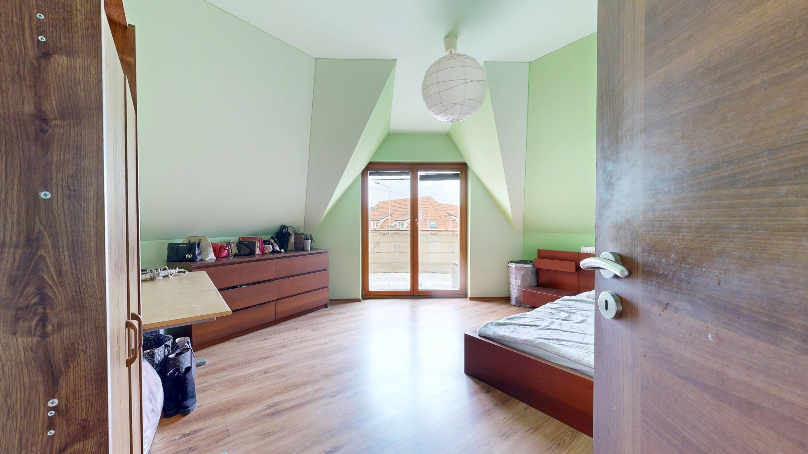 !NA PREDAJ! POLYFUNKČNÁ BUDOVA - BYT S NEBYTOVÝMI PRIESTORMI