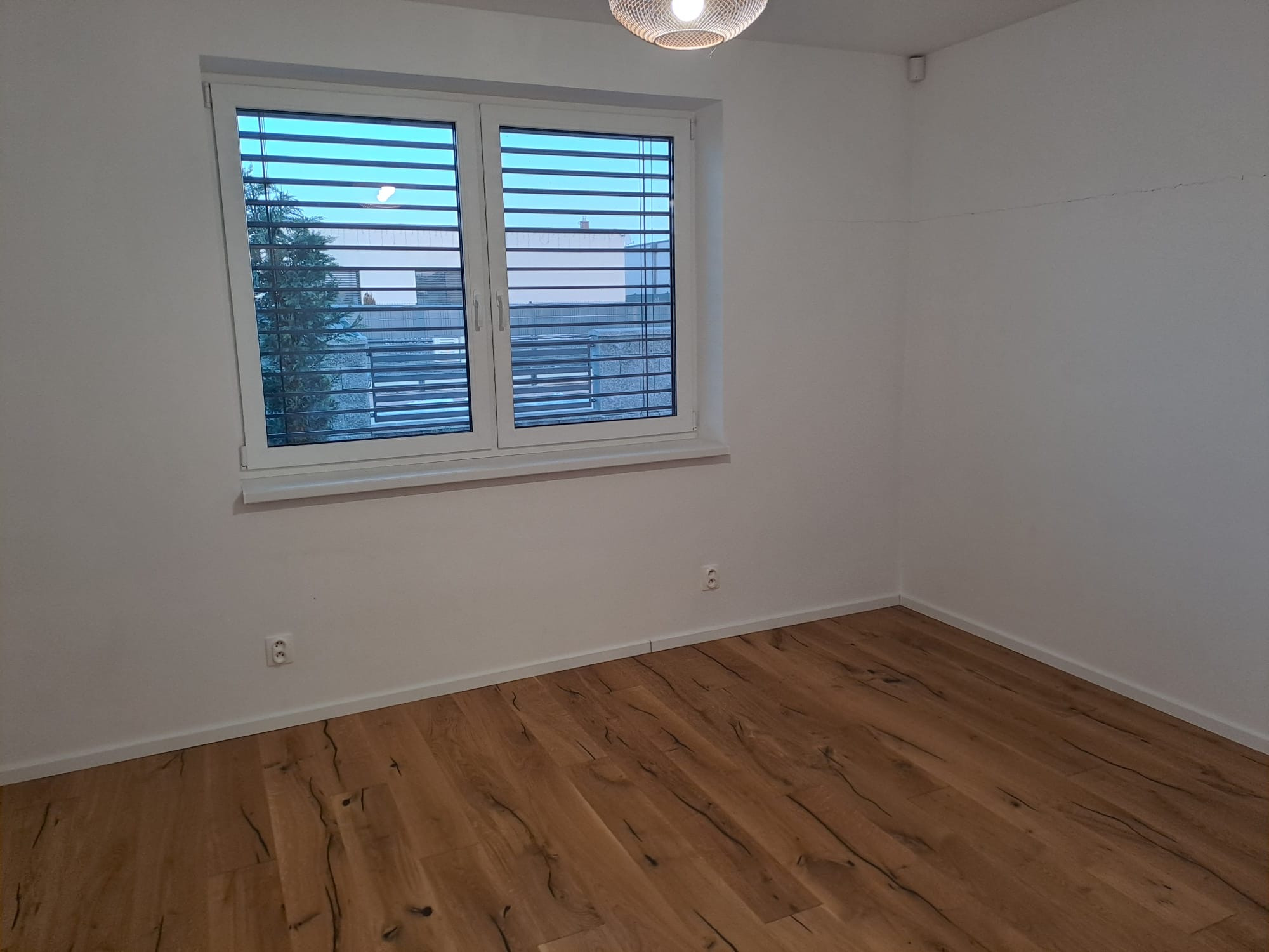 NA PRENÁJOM 4-izbový bungalov Špačince.