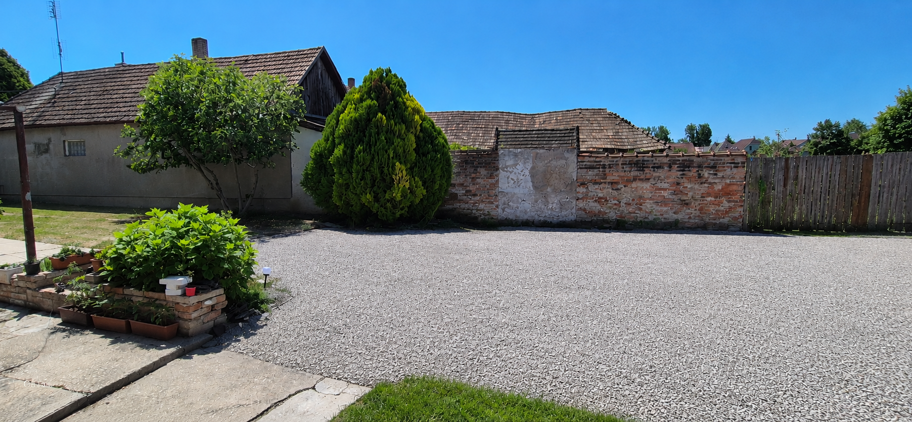 4.izbový rodinný dom s veľkým pozemkom 2380m2 - Dolné Saliby
