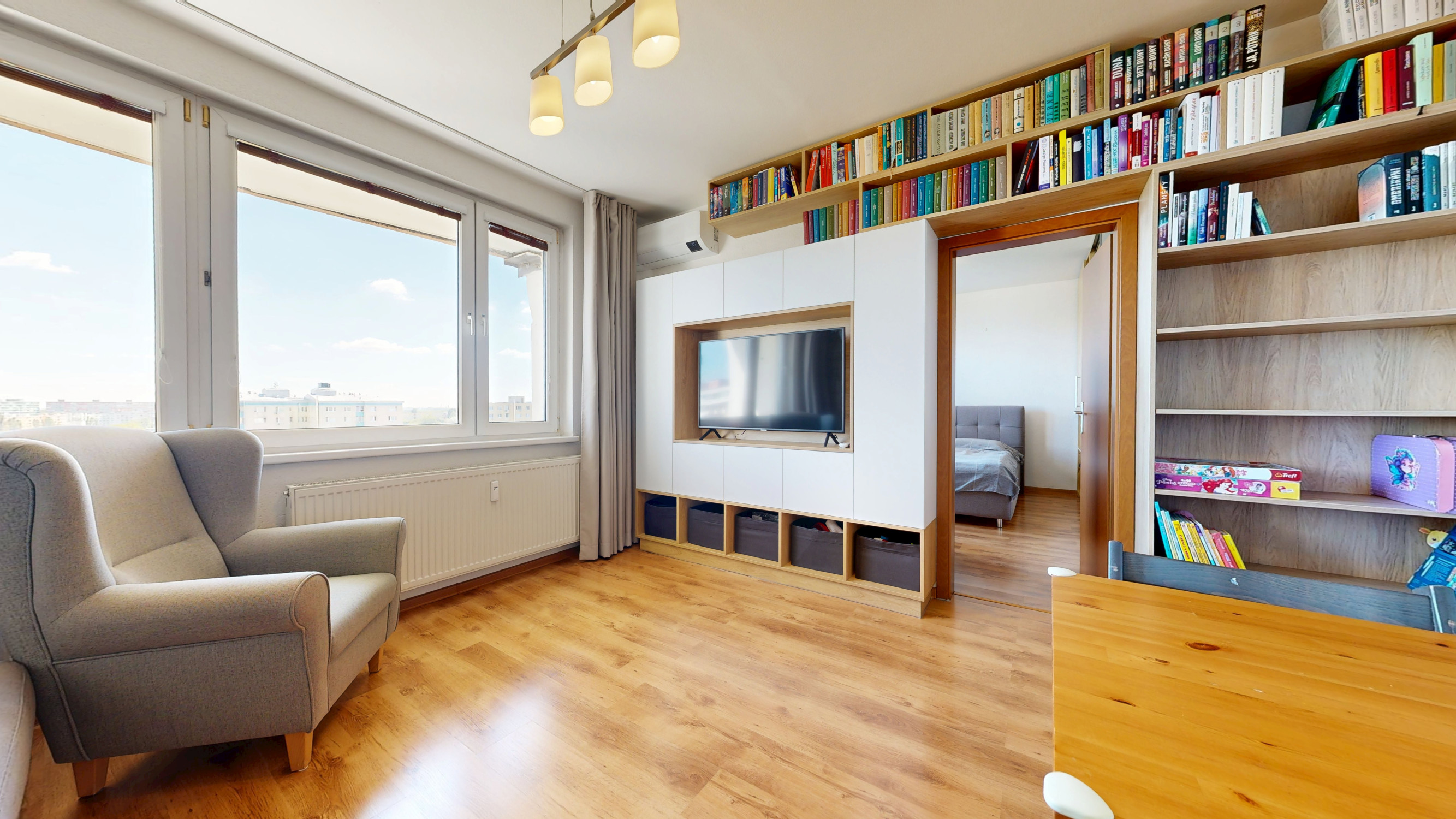 Na PREDAJ 2-izbový byt po rekonštrukcii,Bratislava-Petržalka