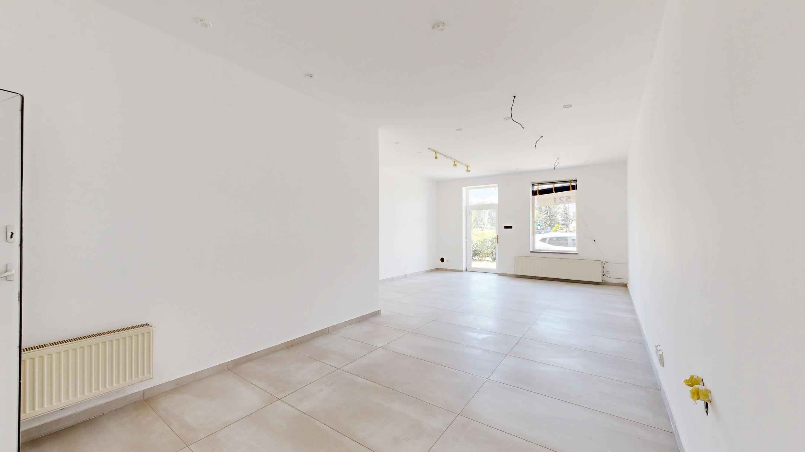 NA PRENÁJOM: Presvetlený obchodný priestor 45 m² na Rybníkovej ulici v Trnave