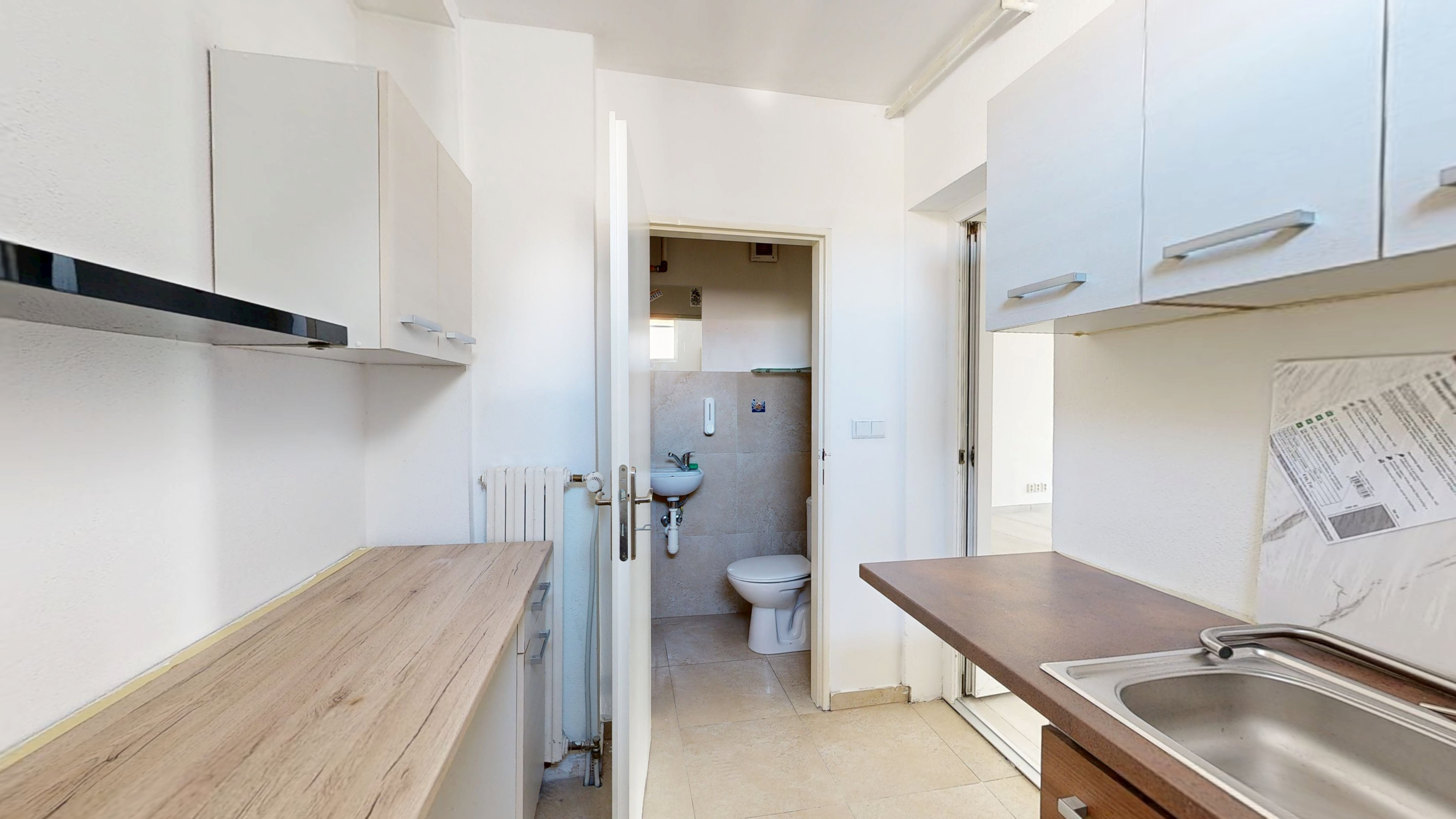 NA PRENÁJOM: Presvetlený obchodný priestor 45 m² na Rybníkovej ulici v Trnave
