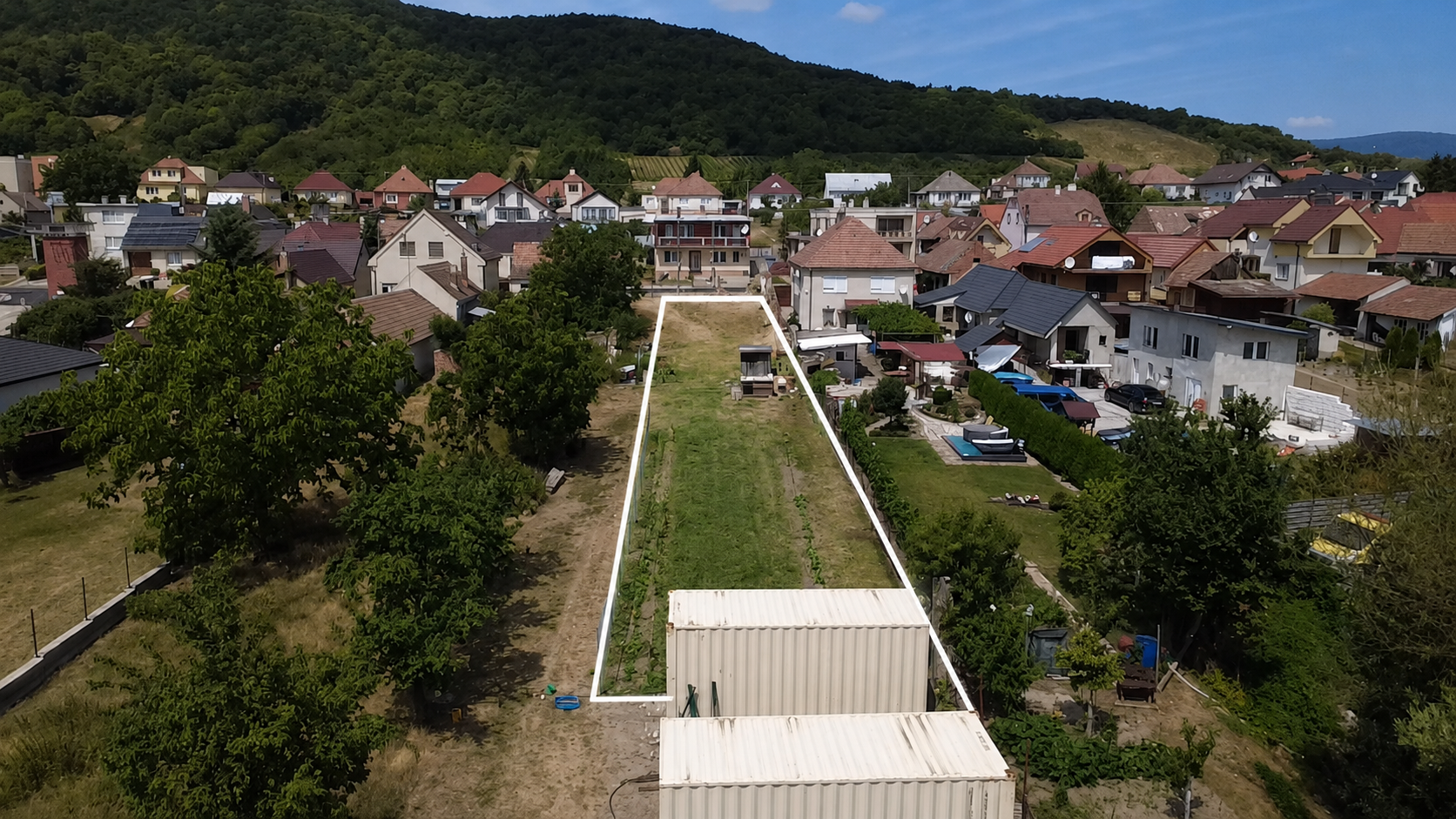 STAVEBNÝ POZEMOK V HORNÝCH OREŠANOCH / Kompletné IS