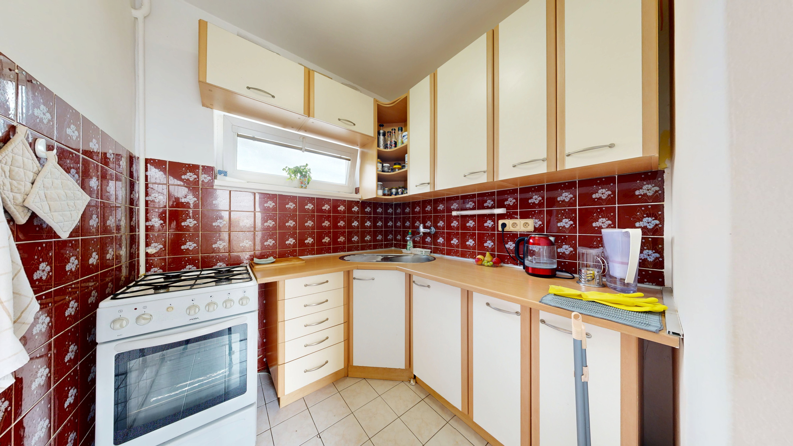 PREDAJ 5-izbový byt rozdelený na dve časti,Kapitulská,Trnava