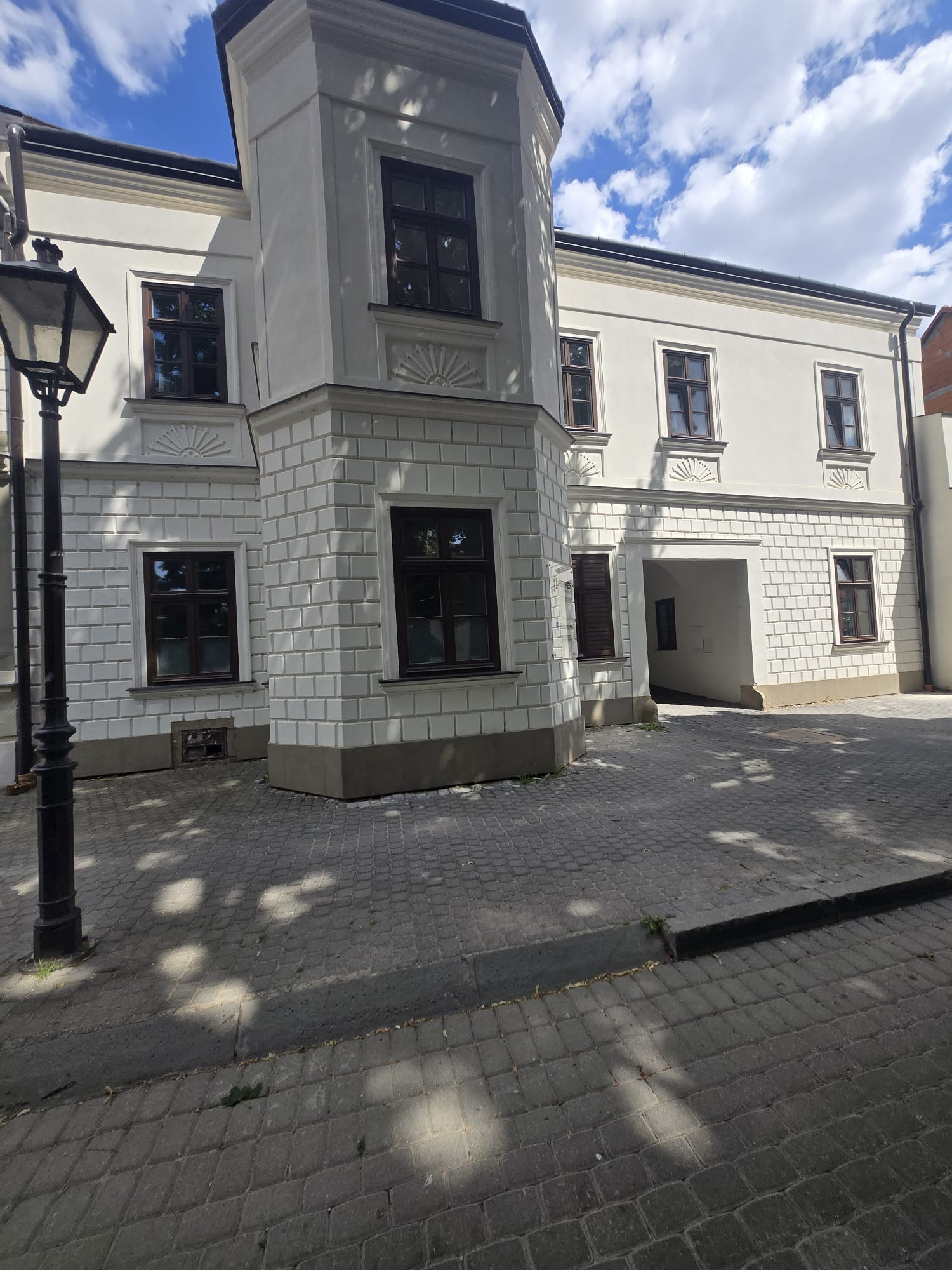 Exkluzívny 4-izb mezonet s parkovaním v historickom centre Trnavy