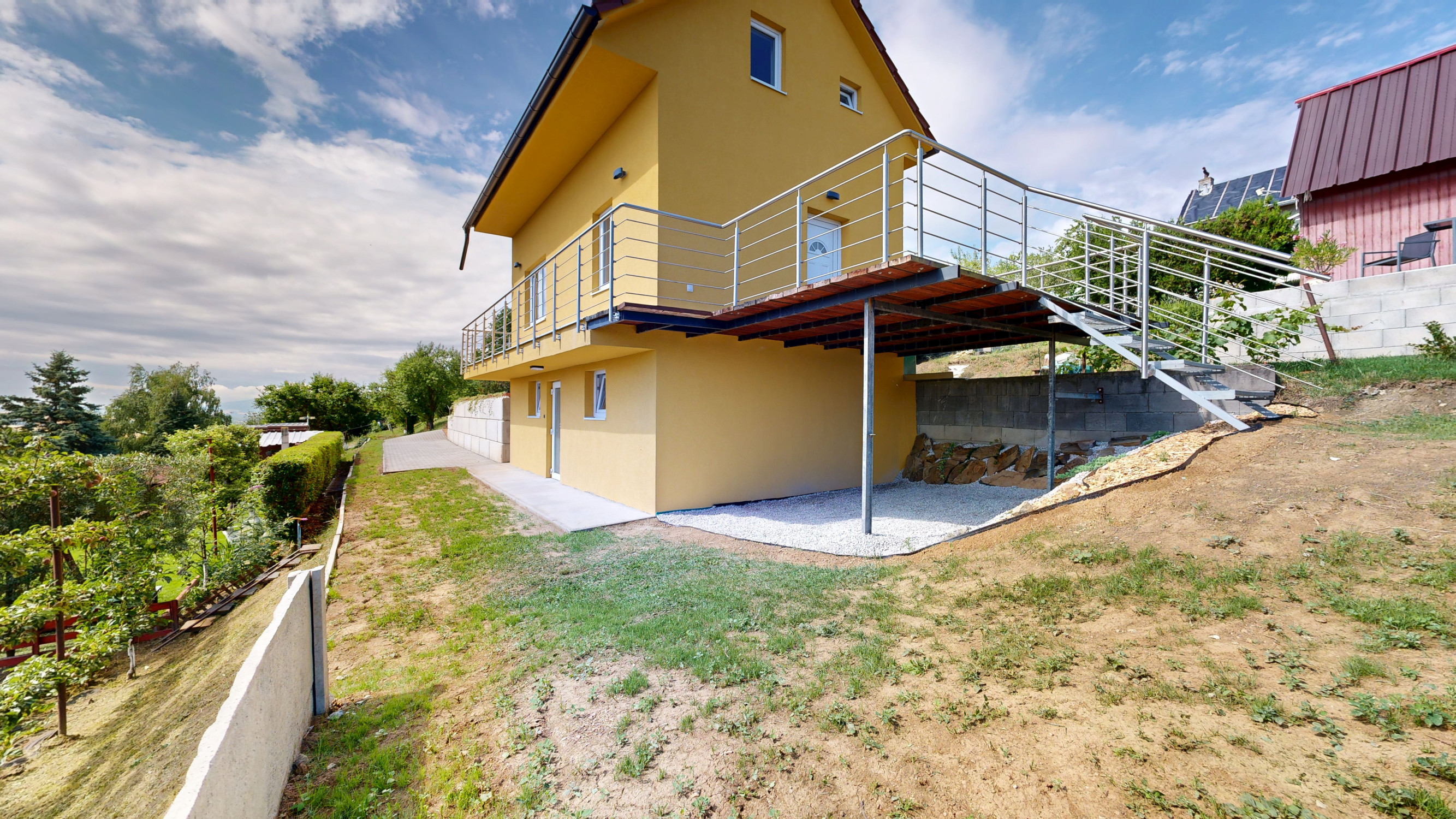 Novostavba chaty s výhľadom na Kunovskú priehradu – bezpečie a komfort