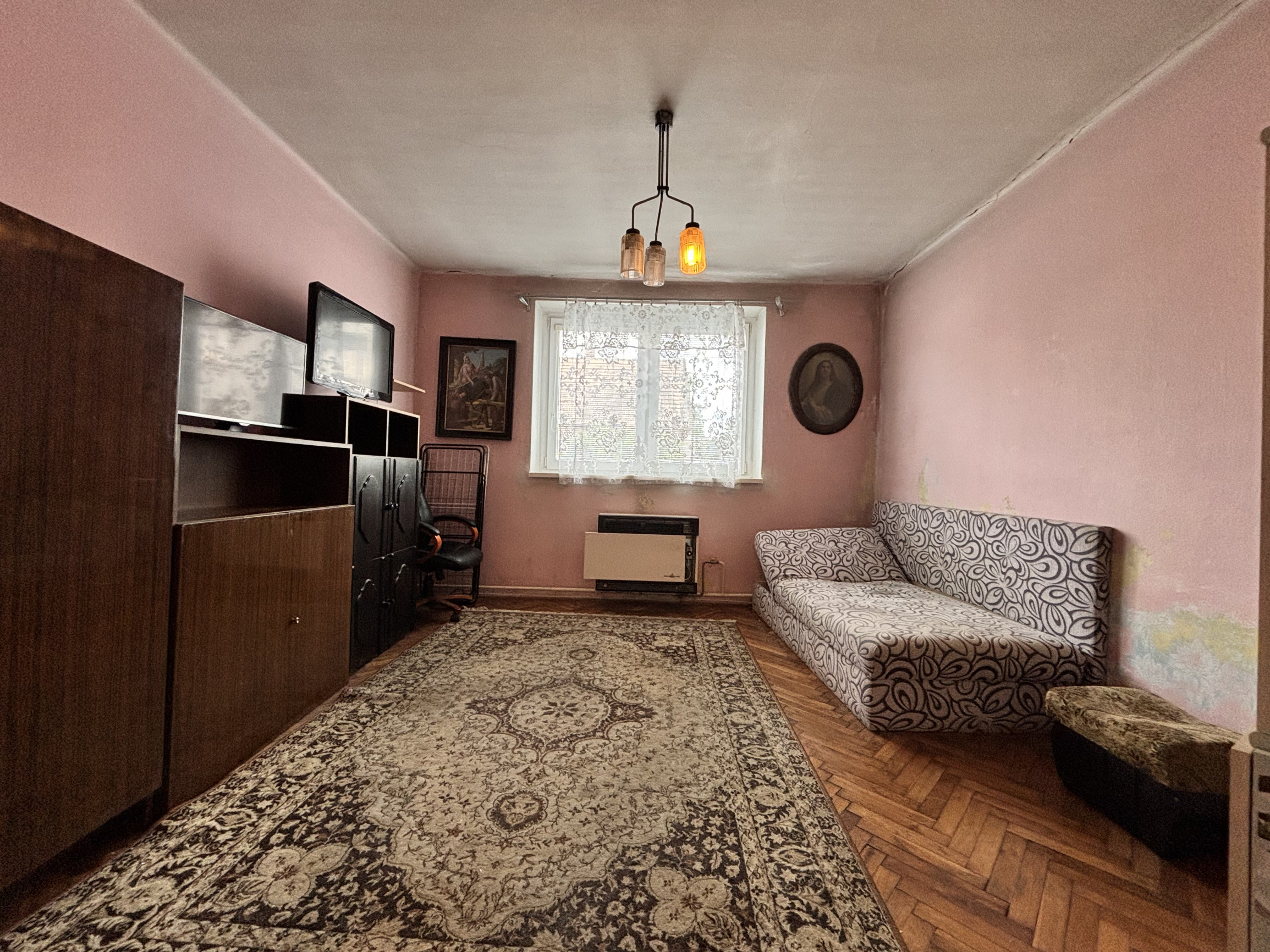 NA PREDAJ 3-IZBOVÝ RODINNÝ DOM S VEĽKÝM POZEMKOM - MAJCICHOV